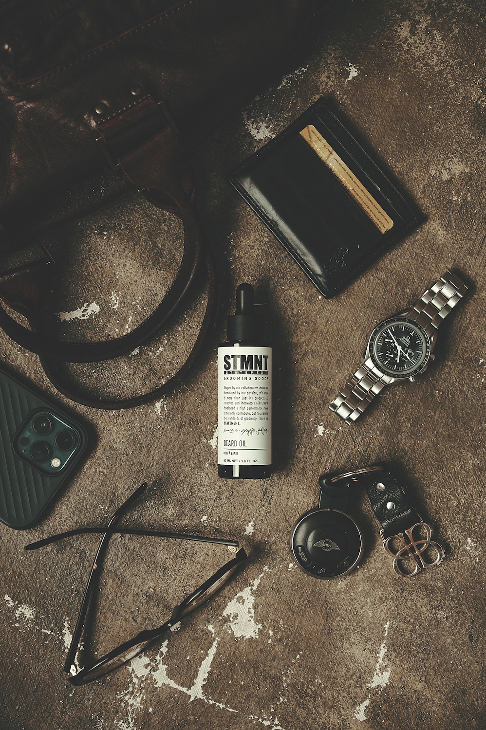 Сорочка, піджак, штани, AMI (Helen Marlen Mandarin). У створенні образу використано олію для бороди, STMNT – Statement Grooming Goods 