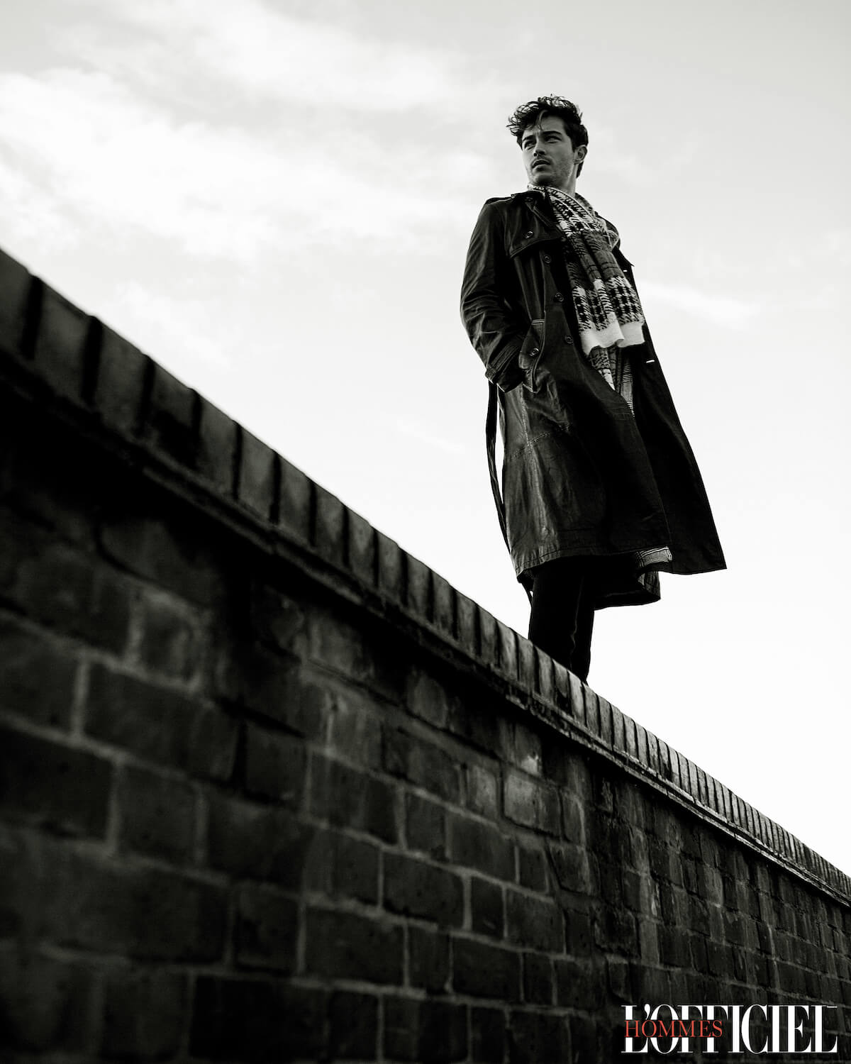 Пальто, джинсы, шарф – Zadig & Voltaire 