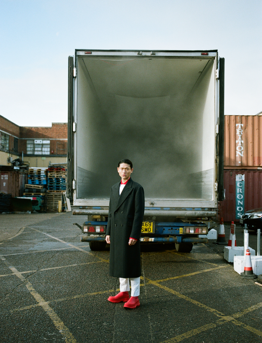 Сорочка, пальто, штани, черевики — Alexander Mcqueen 