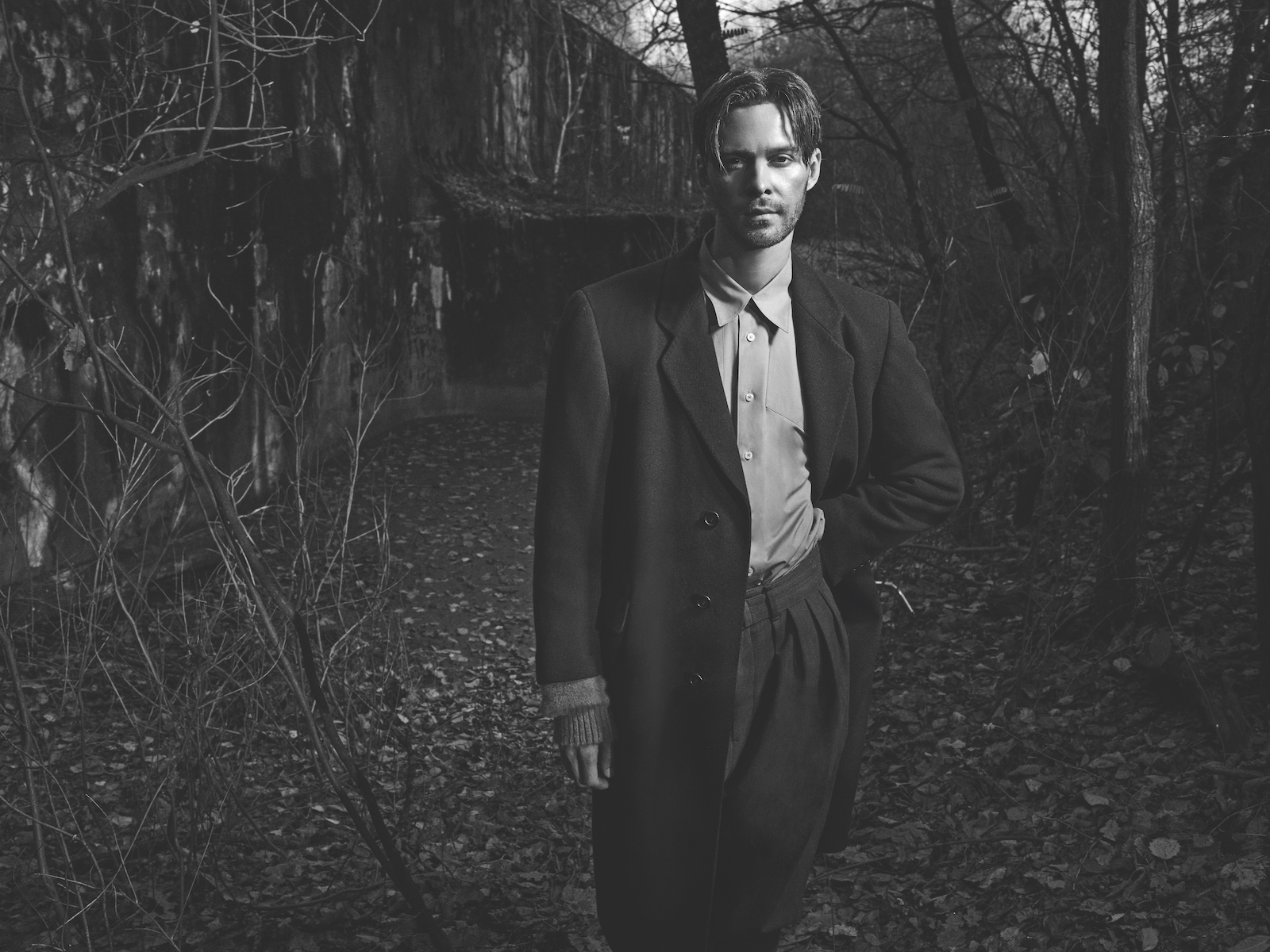 Рубашка Jil Sander (Asthik), кардиган, брюки — Lemaire (Asthik), пальто — винтаж 