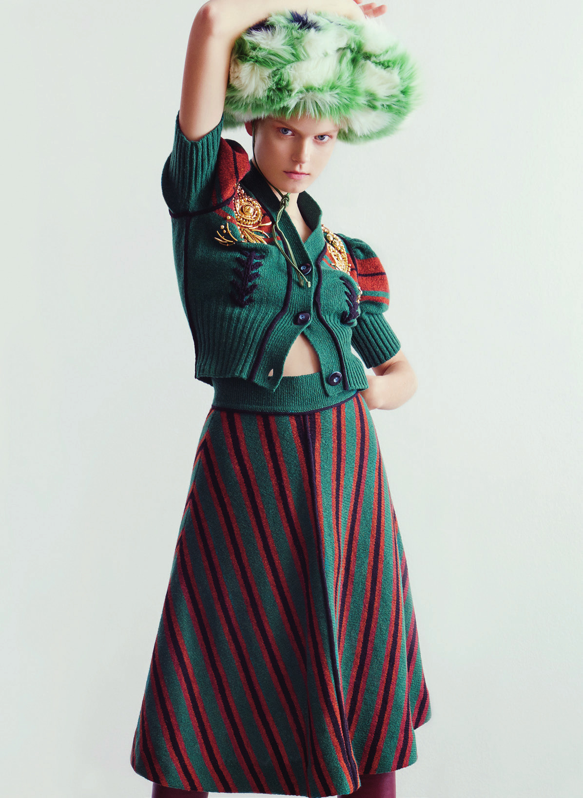 Кардиган и юбка, шапка, броши MIU MIU