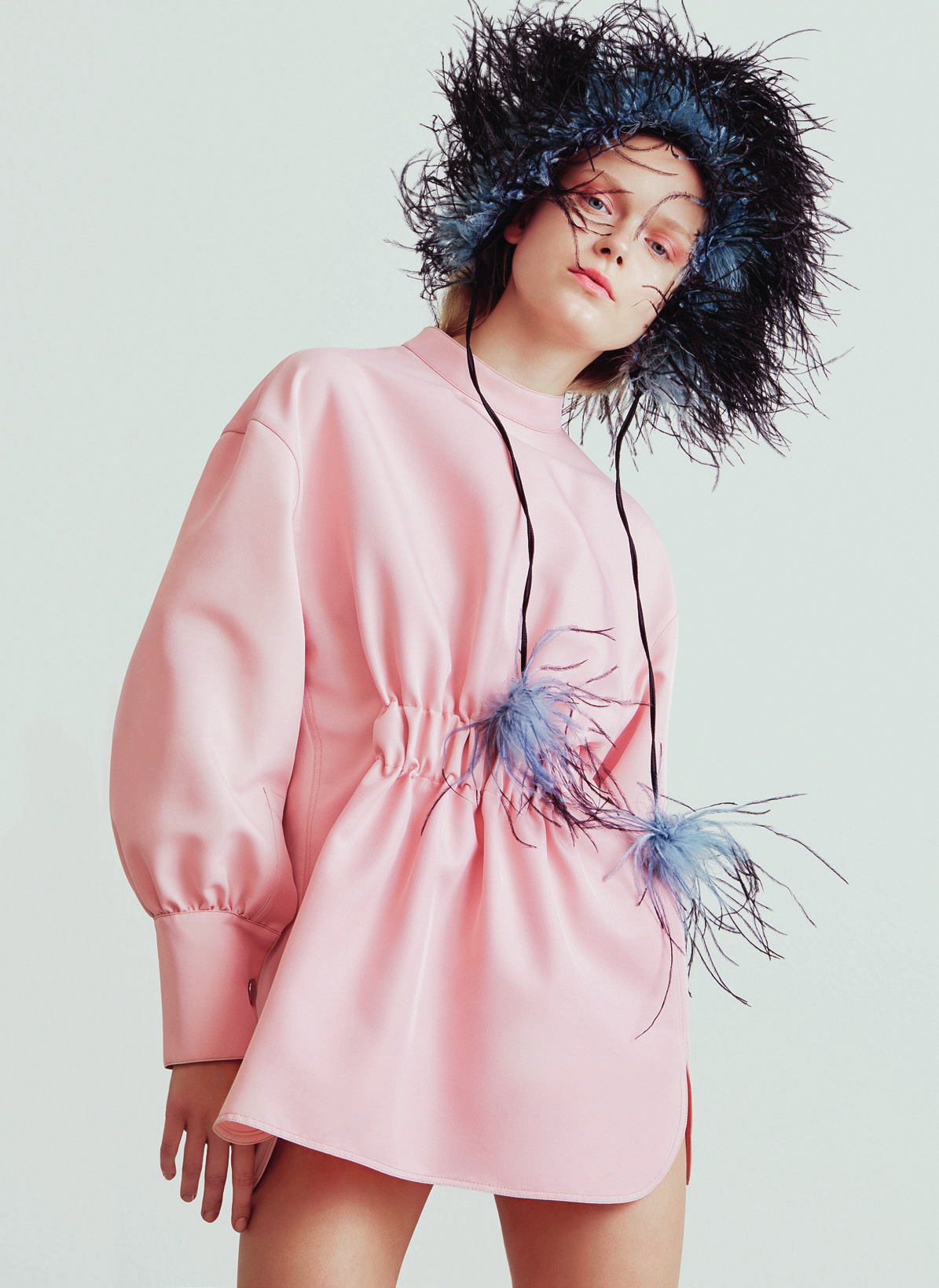 Блуза MARNI, шапка PRADA