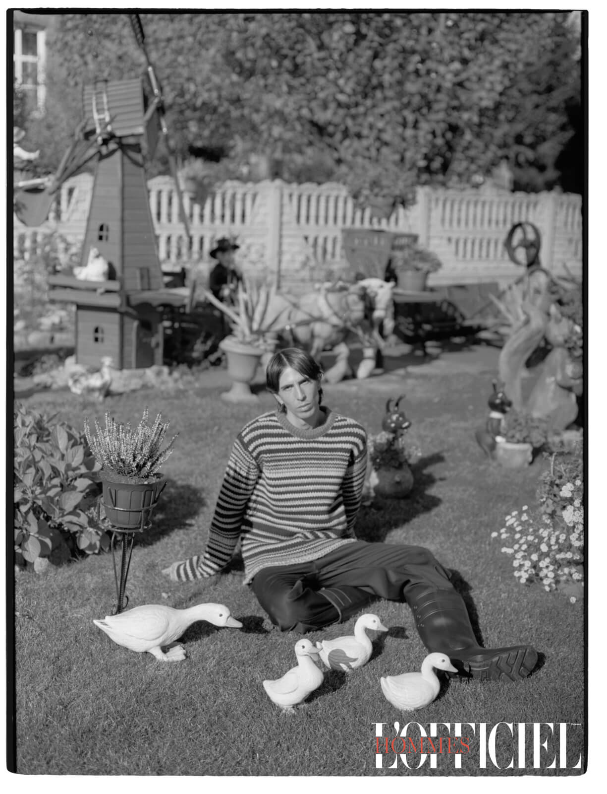 Свитер Calvin Klein 205W39NYC @thestore, брюки-карго Wales Bonnes @thestore, резиновые сапоги Caterpillar