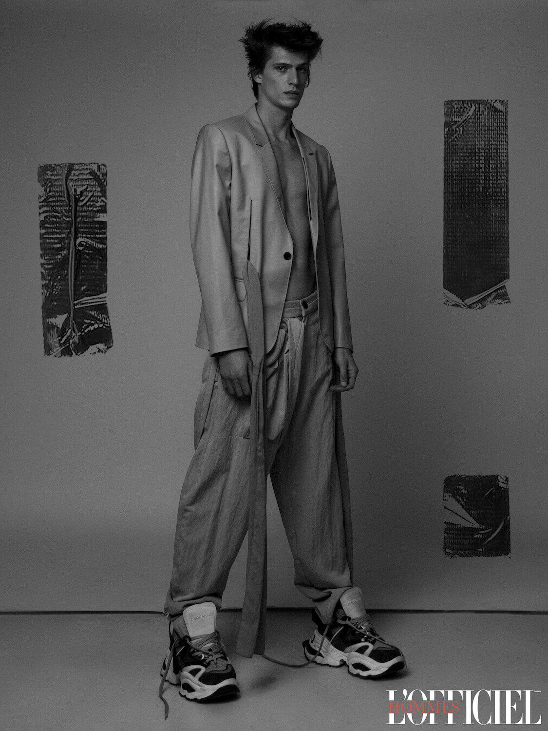 Костюм Chalayan, кроссовки Dsquared2