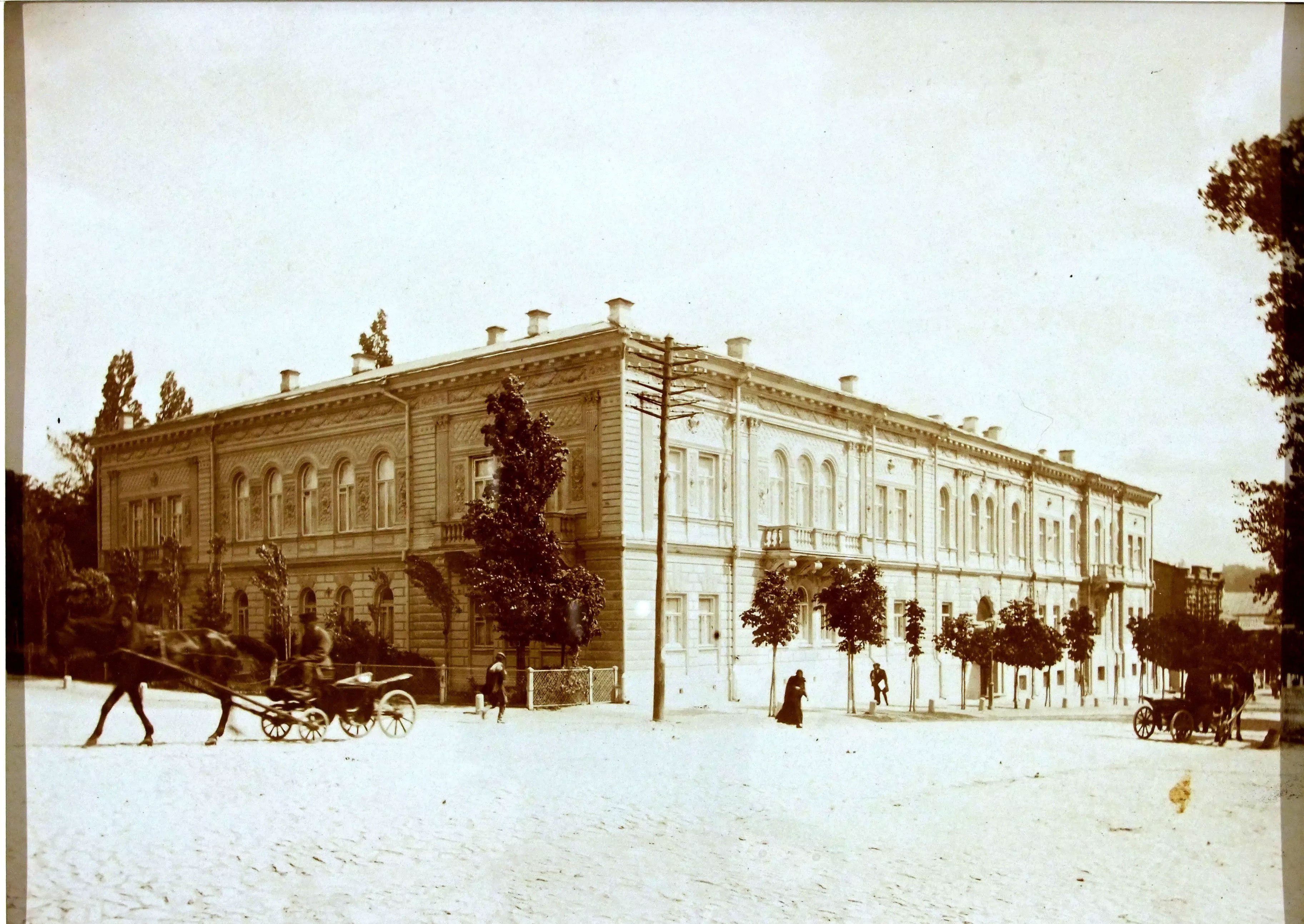 Бульвар Тараса Шевченка, 12