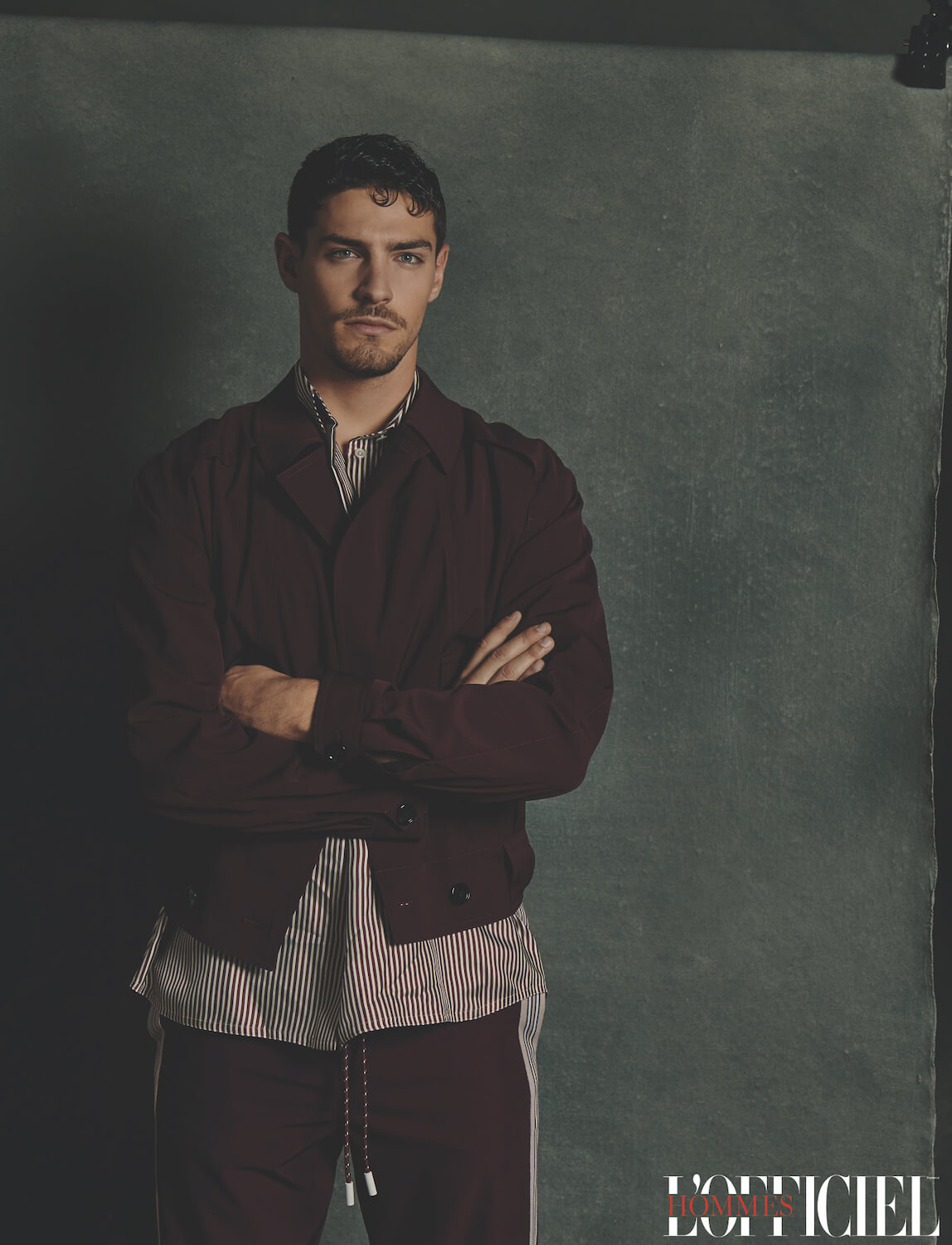 На Марио: жакет, рубашка, брюки – Boss 