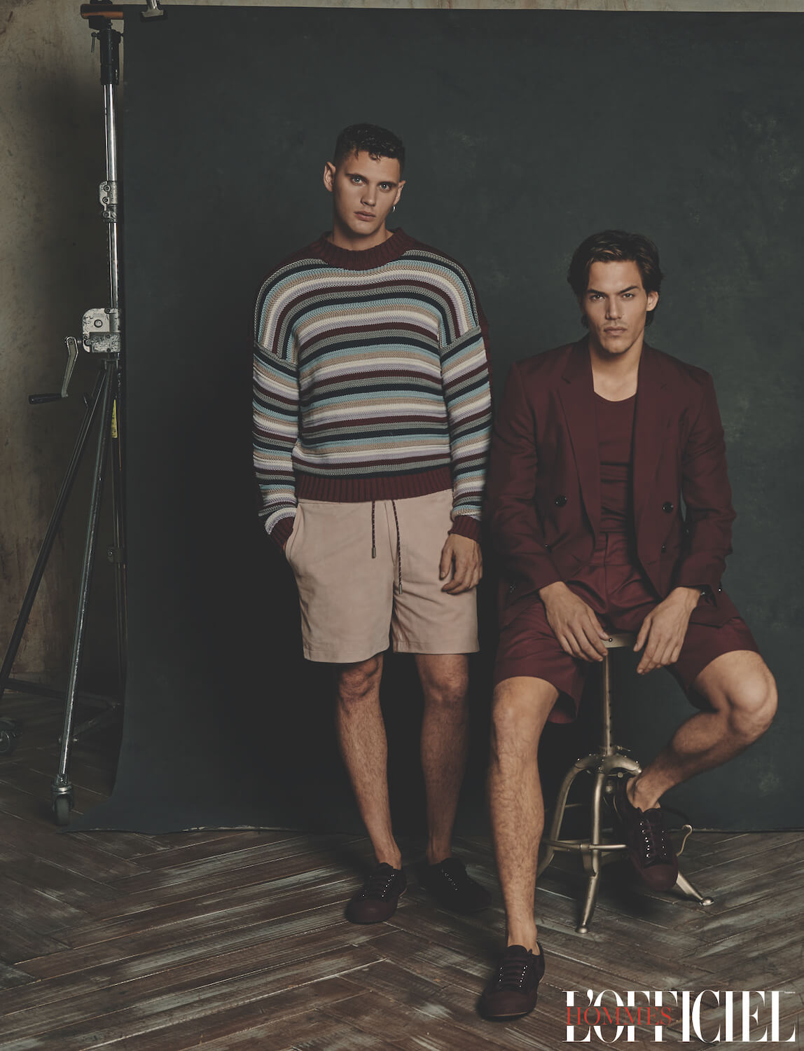 На Джоане: свитер, шорты, кеды – Boss; На Робине: костюм, футболка, кеды – Boss 