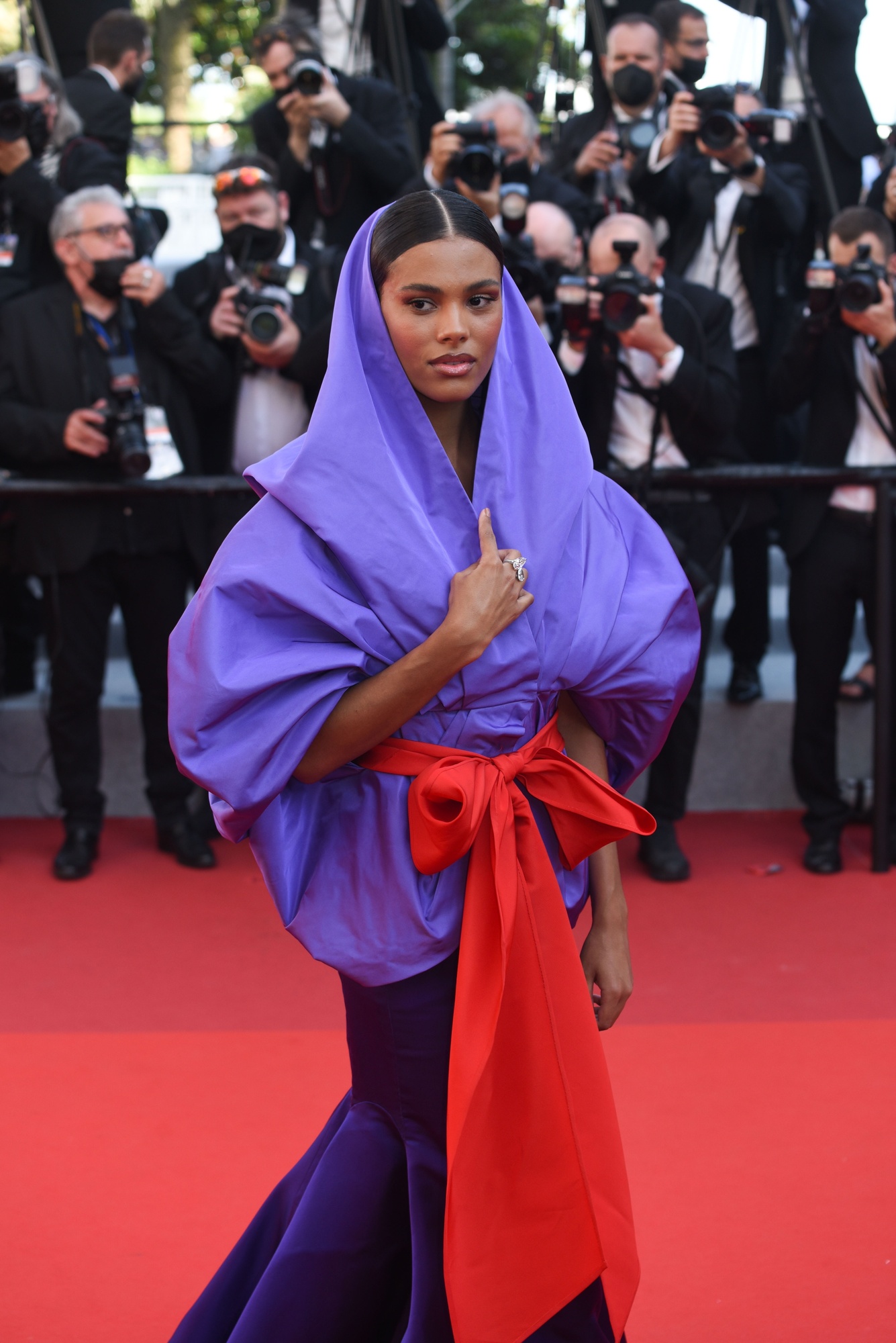 Тина Кунаки в Valentino Haute Couture