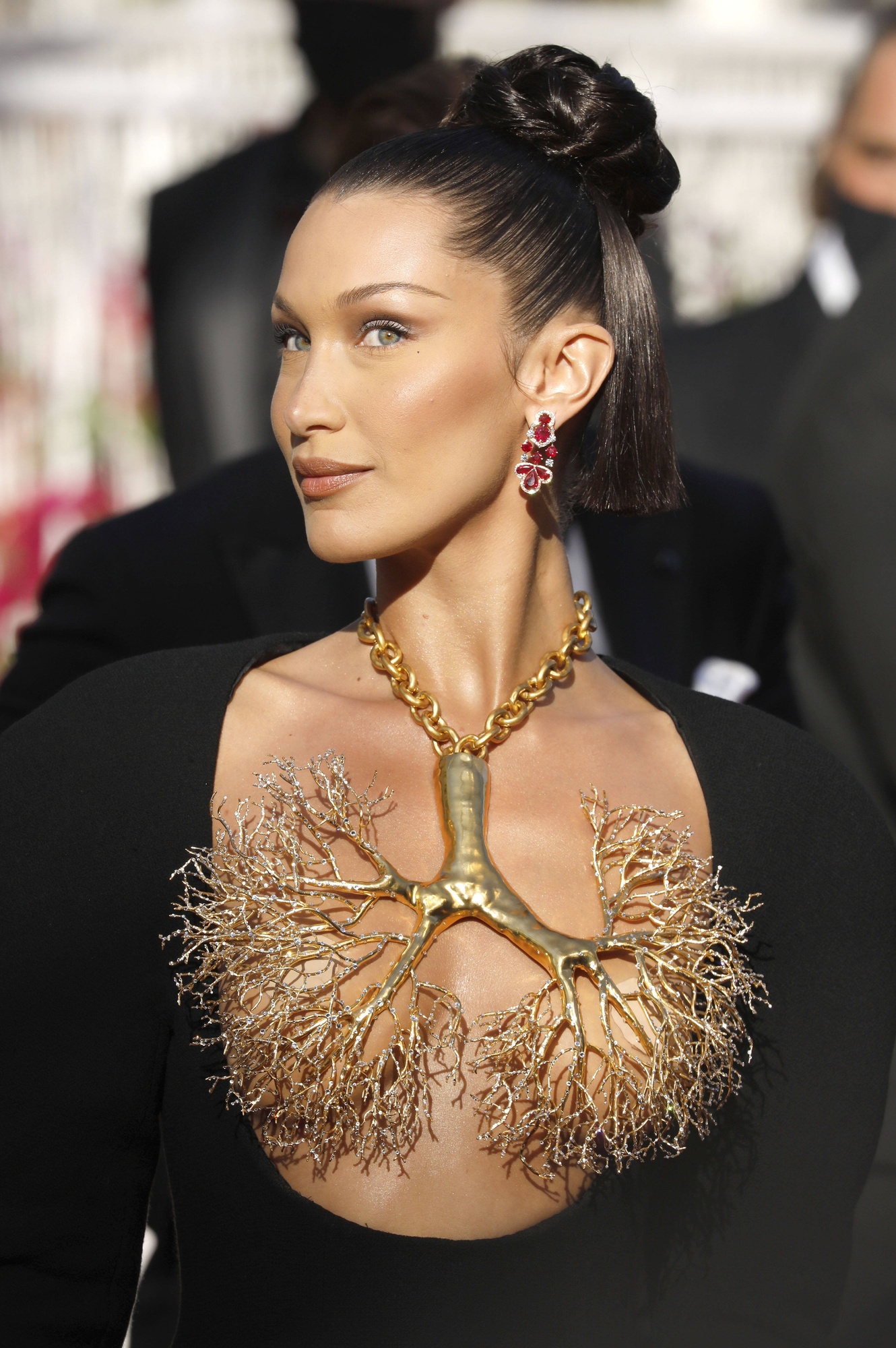 Белла Хадид в Schiaparelli Haute Couture 