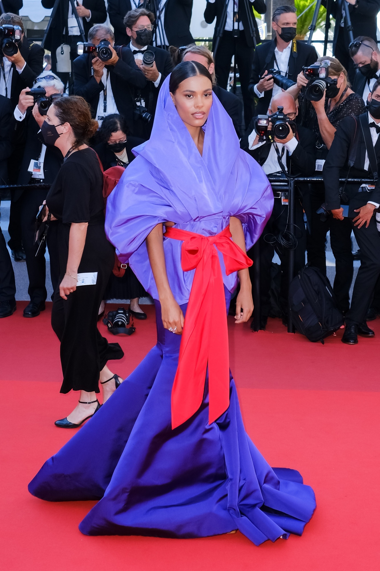 Тина Кунаки в Valentino Haute Couture