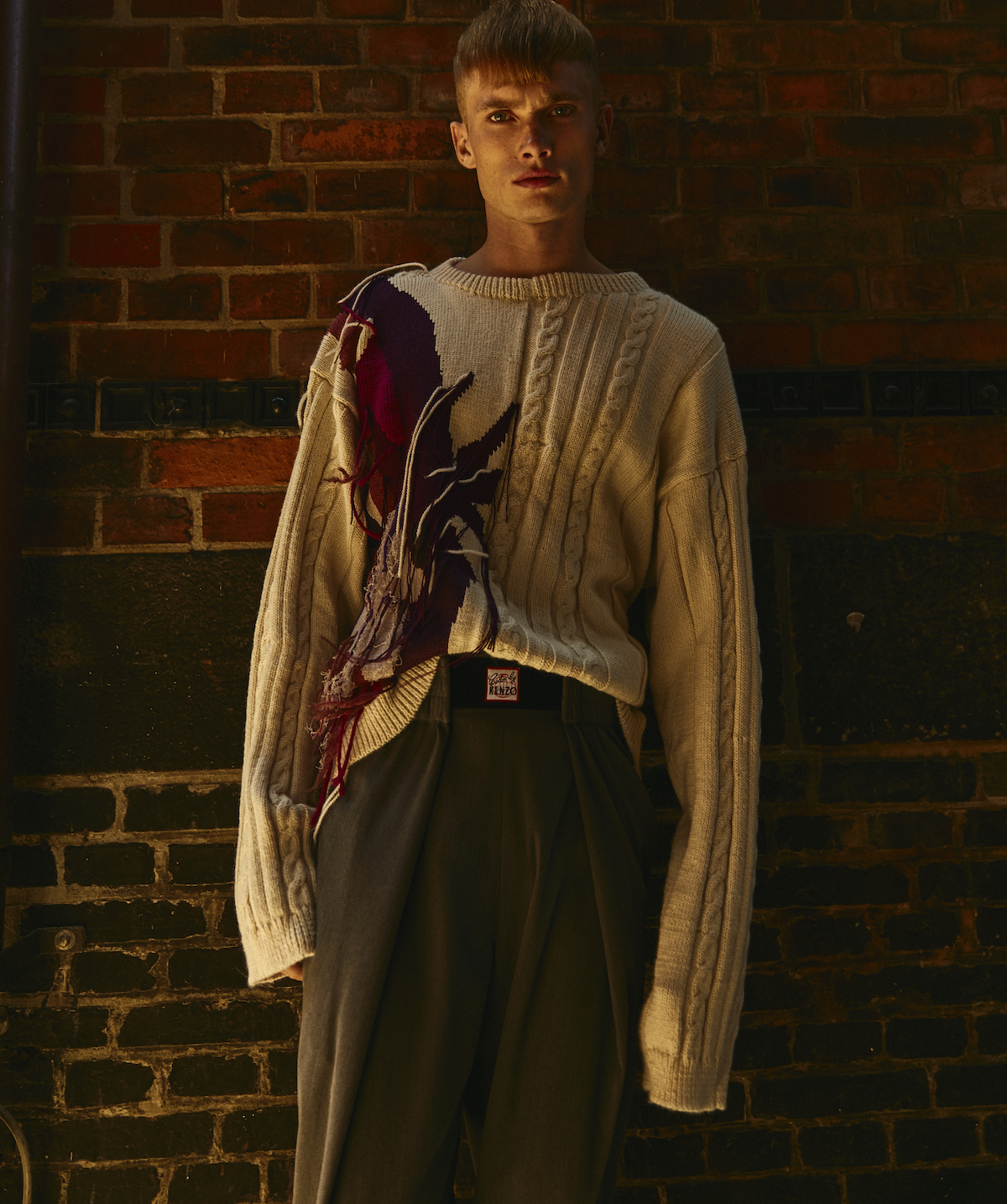 Свитер: Joanna Chlust; Брюки: Kenzo
