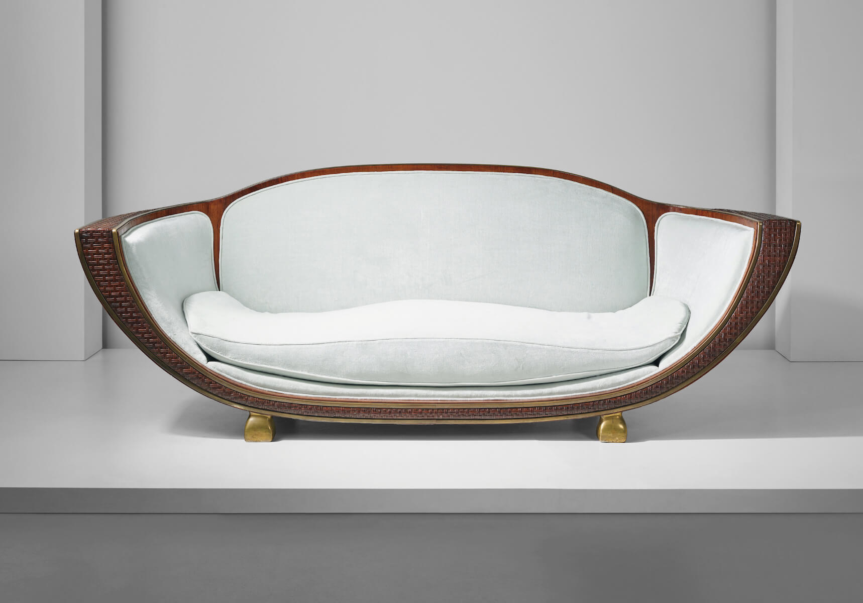 Диван-гондола Марселя Коарда