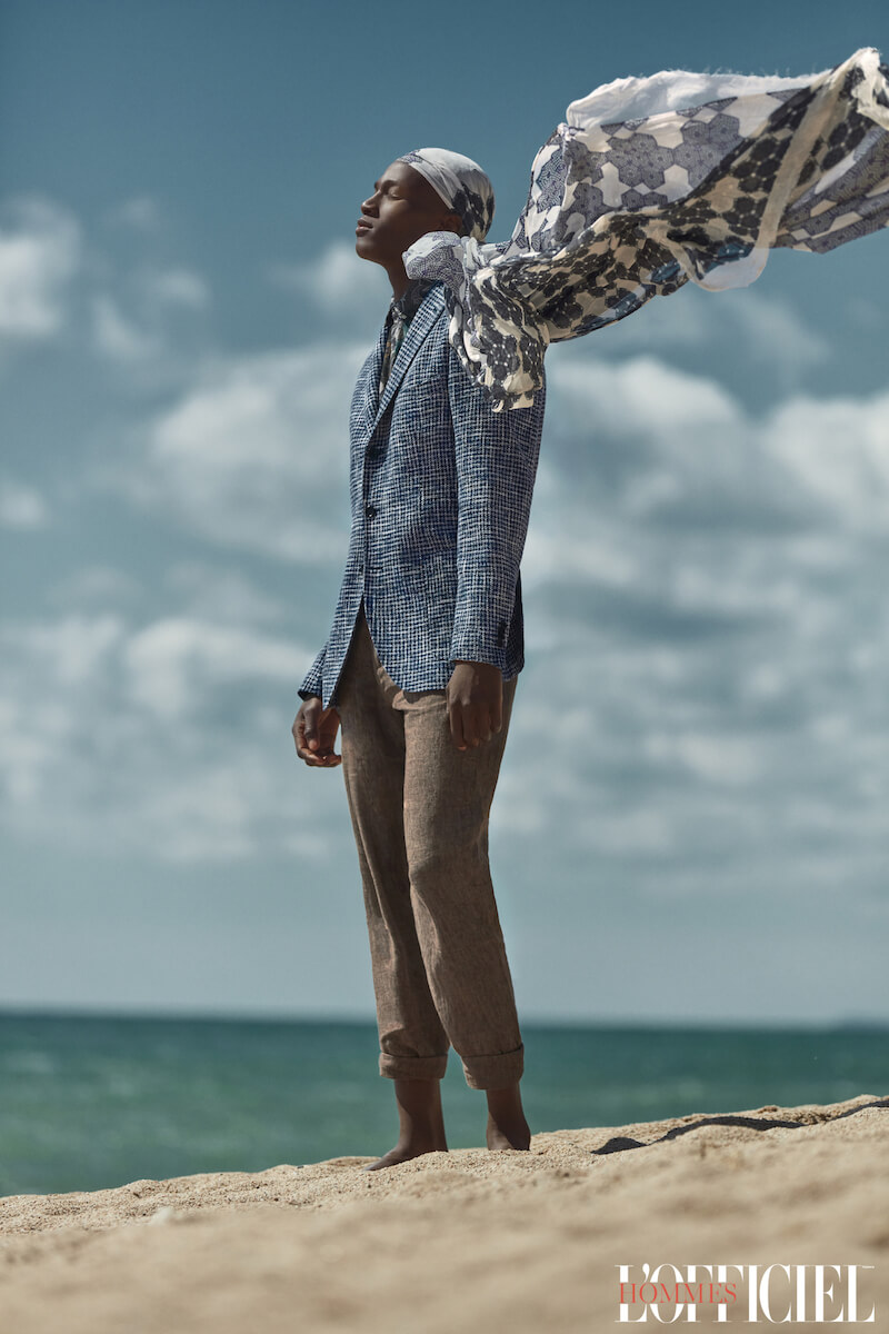 Брюки Fendi, рубашка Dior, пиджак Canali, шарф Lacroix