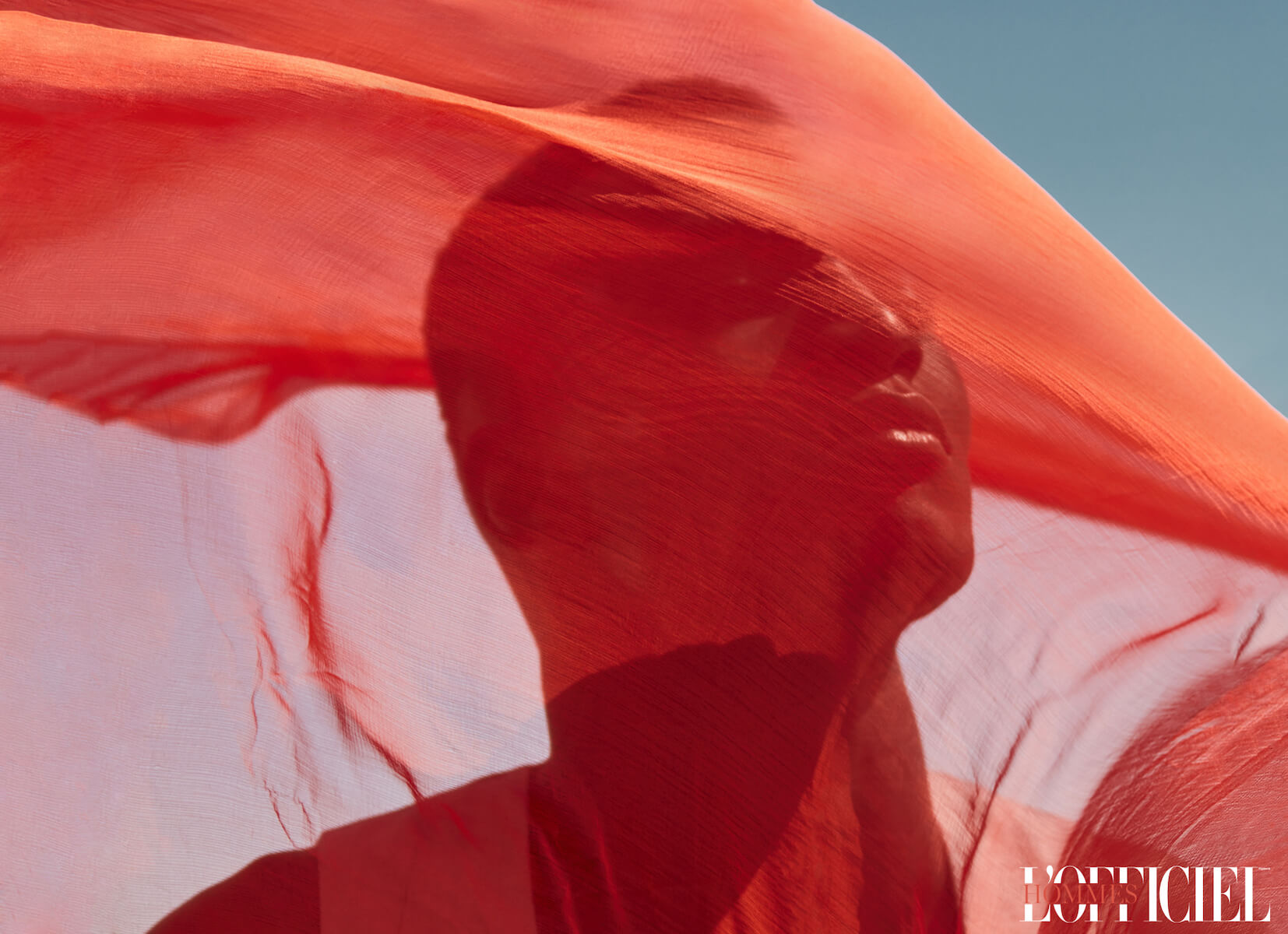 Шарф Valentino, жилет Tom Ford