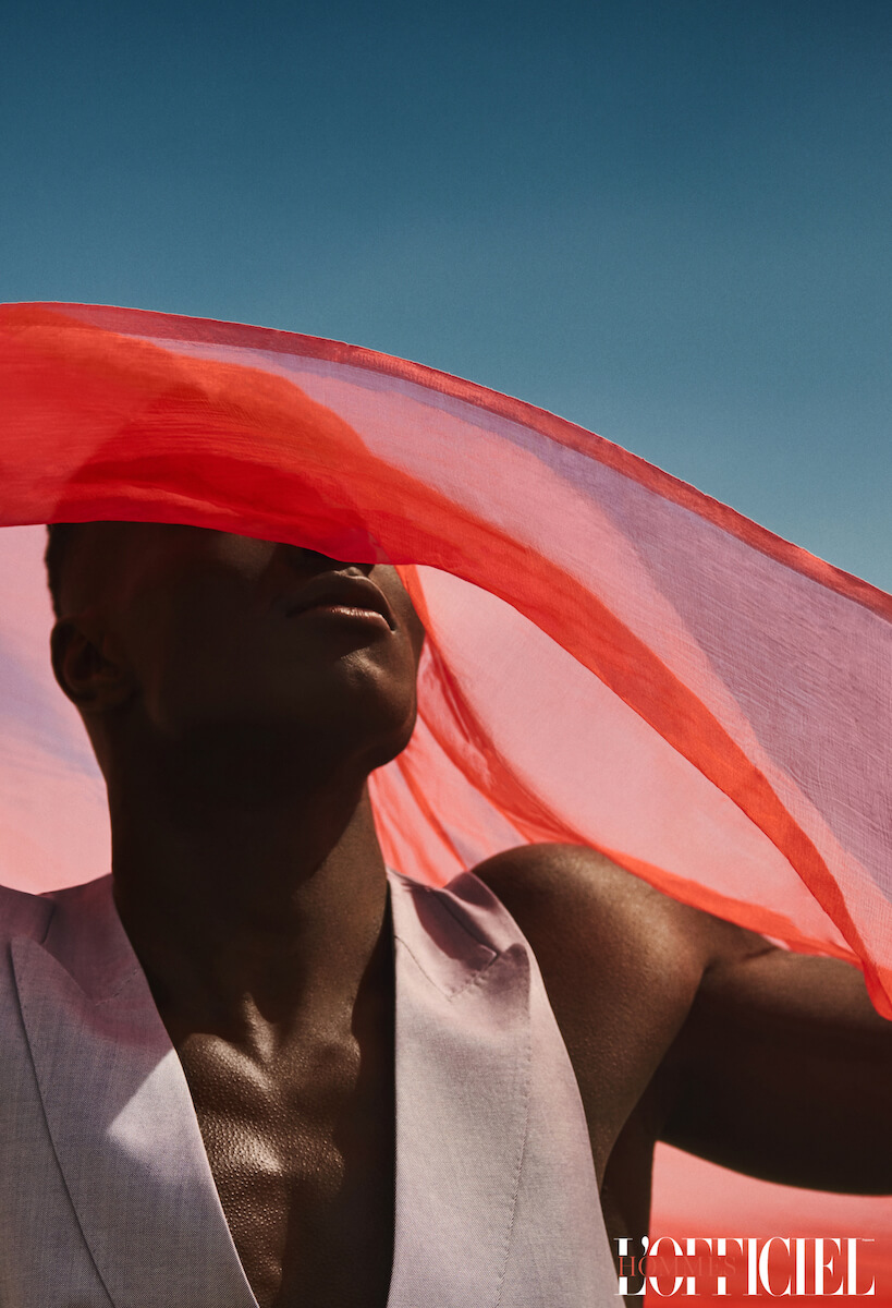 Шарф Valentino, жилет Tom Ford