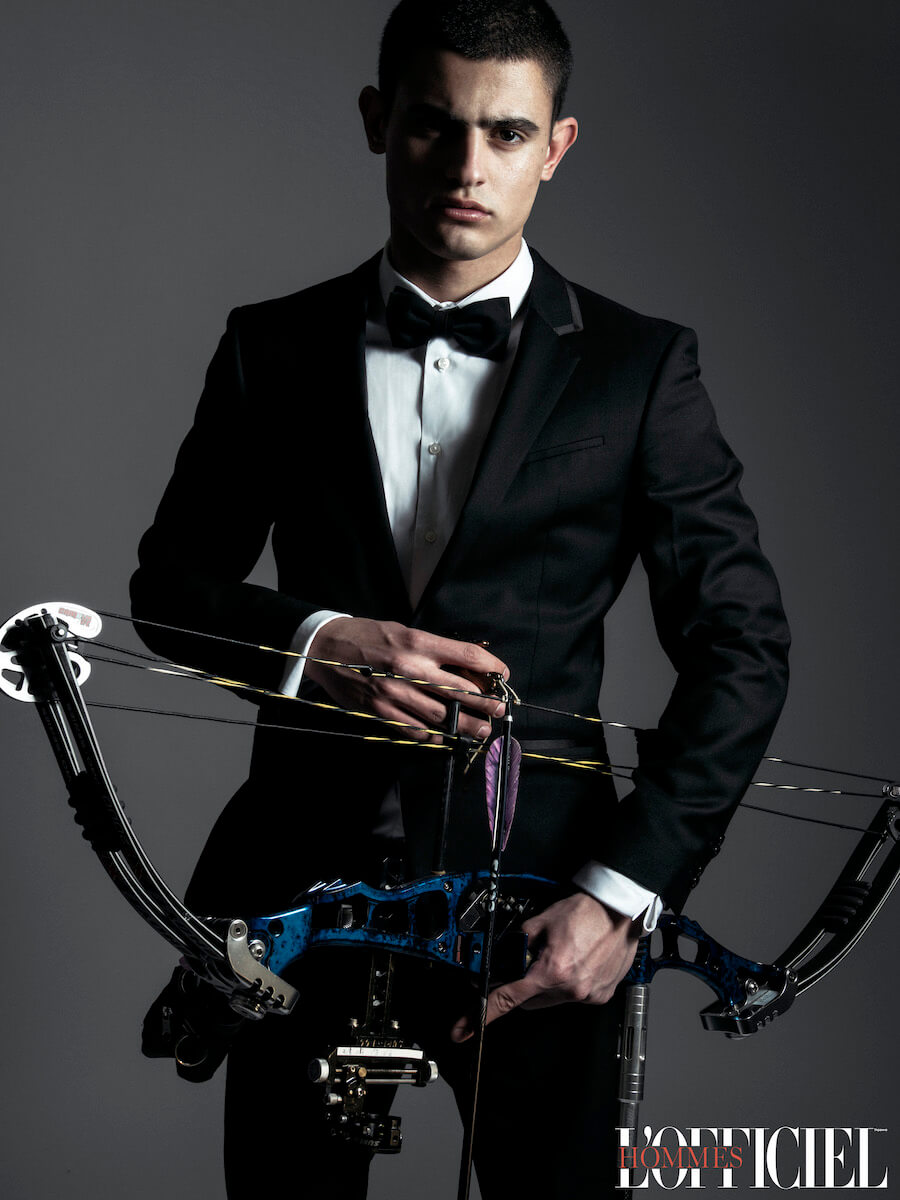 Комбинезон, сорочка, галстук-бабочка – Boss, обувь Prada