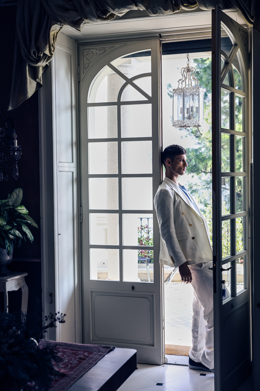 Блейзер та футболка Tagliatore, брюки Canali, взуття Stonefly