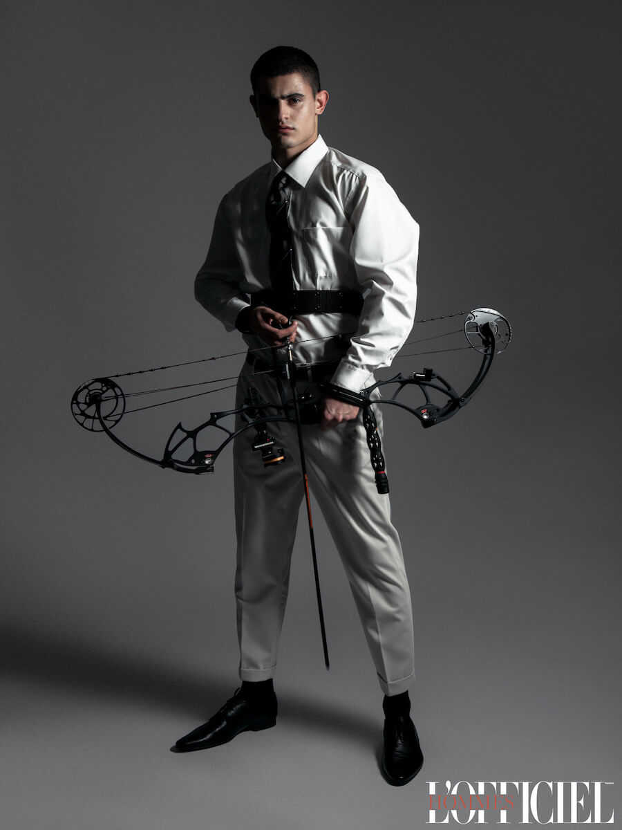 Рубашка, галстук и брюки – Ermenegildo Zegna, ремень Vetements, носки CDLP, обувь Prada