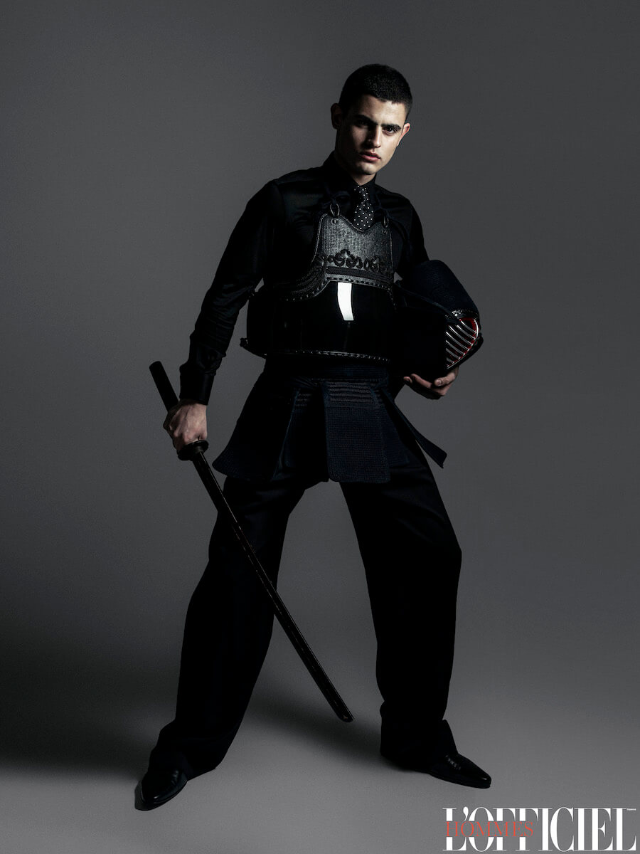 Рубашка и брюки – Yohji Yamamoto, галстук Tom Ford, обувь Prada