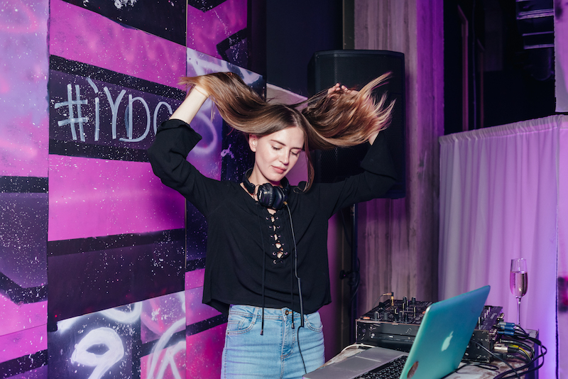 Яна Кензировская 