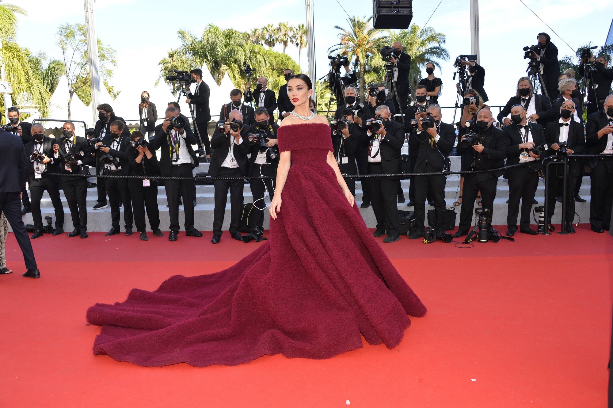 Эми Джексон в Atelier Zuhra