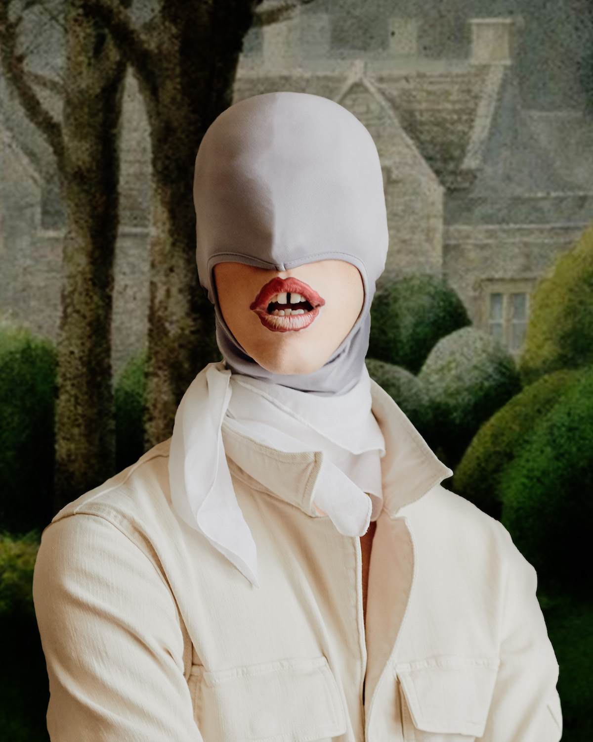 Комбинезон Mother, балаклава и палантин — собственность фотографа