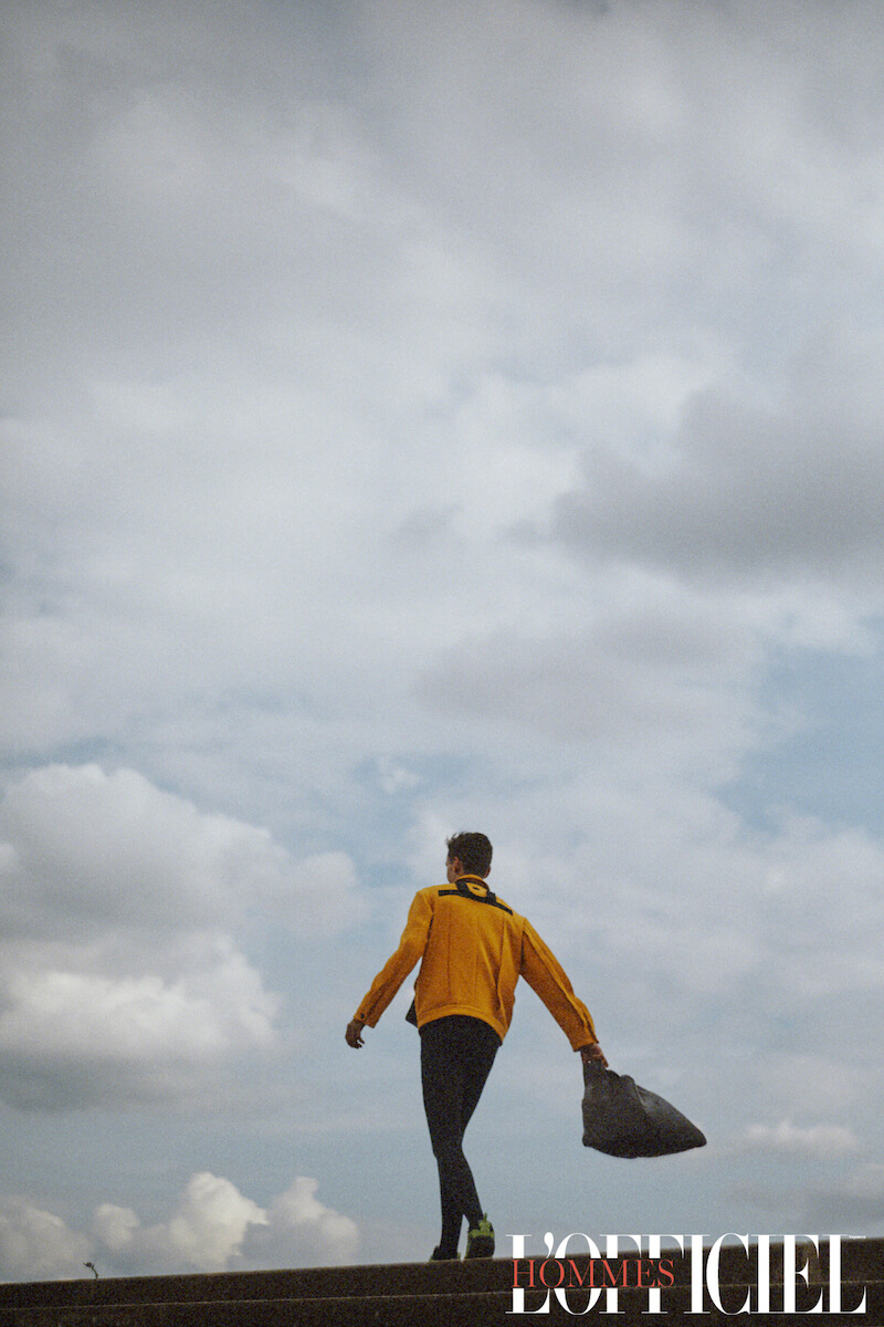 Куртка STAFFONLY, леггинсы Wolford, обувь Russell & Bromley, сумка Taylor Yates 