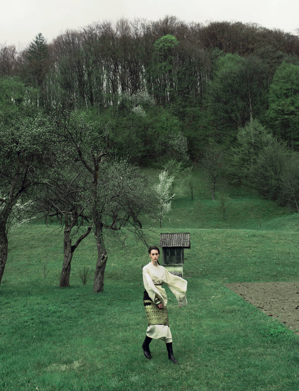 Кимоно Name, юбка - часть национального костюма Западной Украины, сапоги Le Chameau