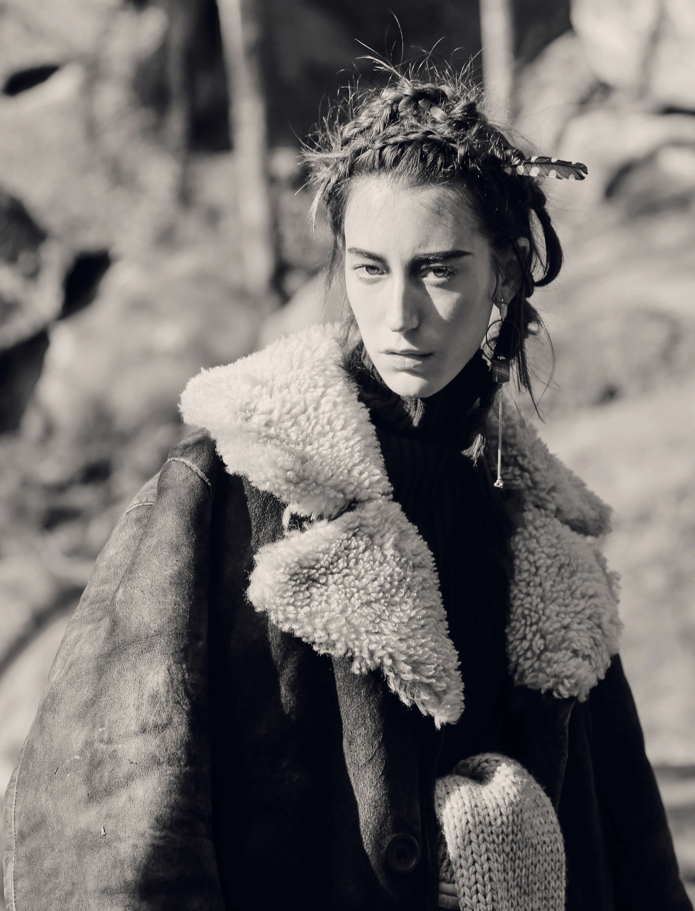 Дубленка работы современных карпатских ремесленников, платье и свитер UBERlove, серьга Samokish