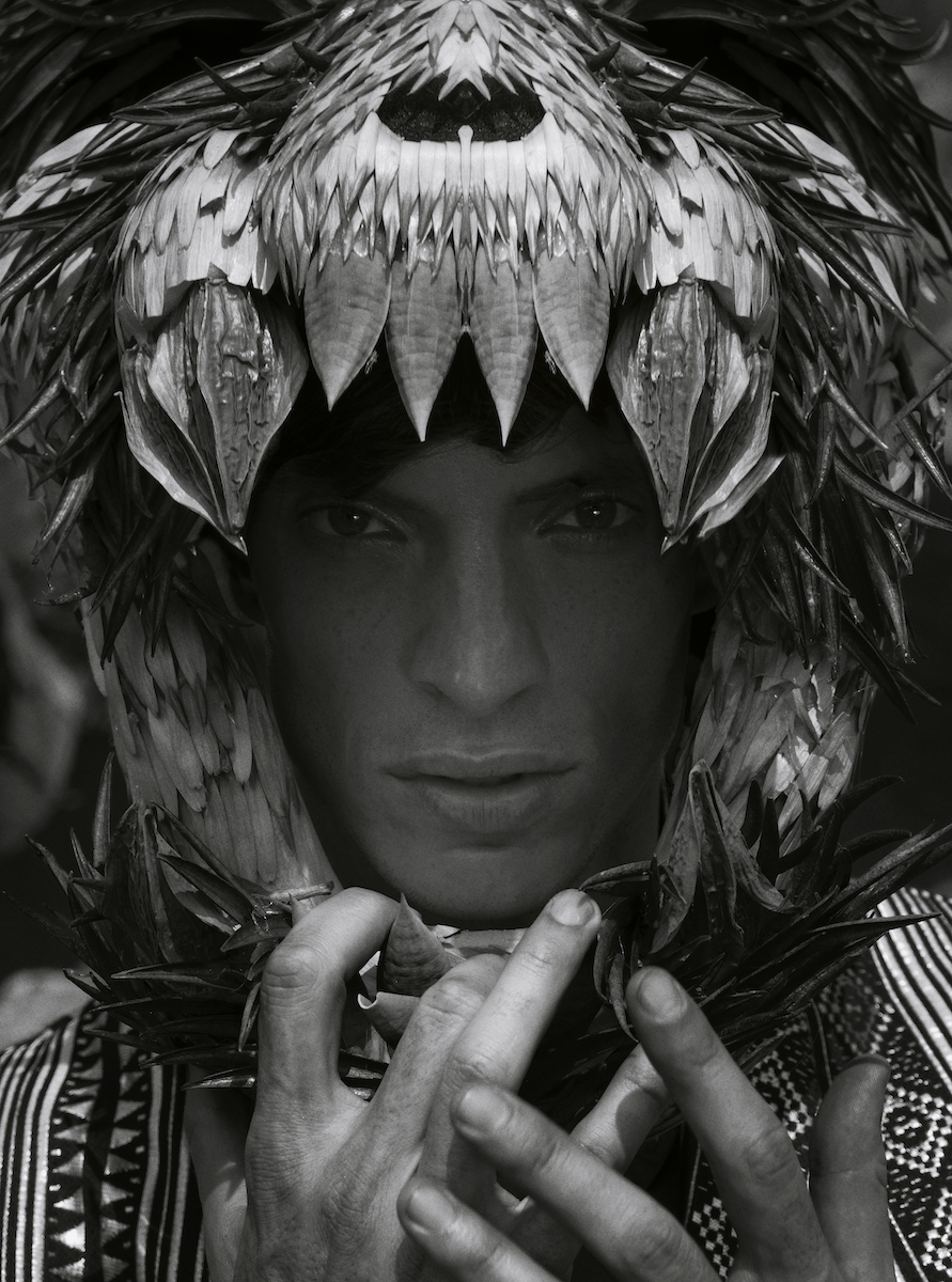 Пиджак Jesús Parra, Головной убор Roberto Jiménez 