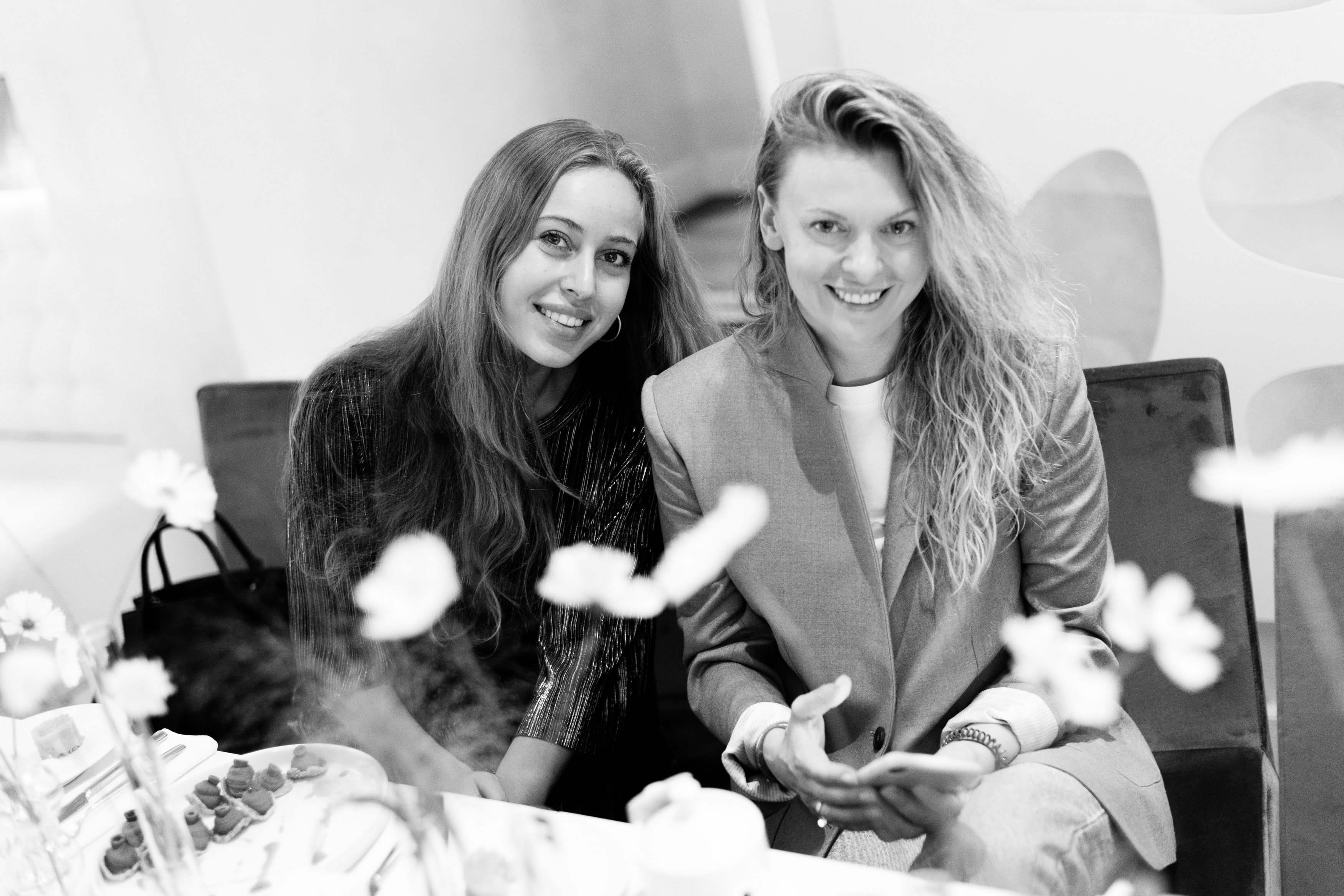 Ирина Матейкович (справа)