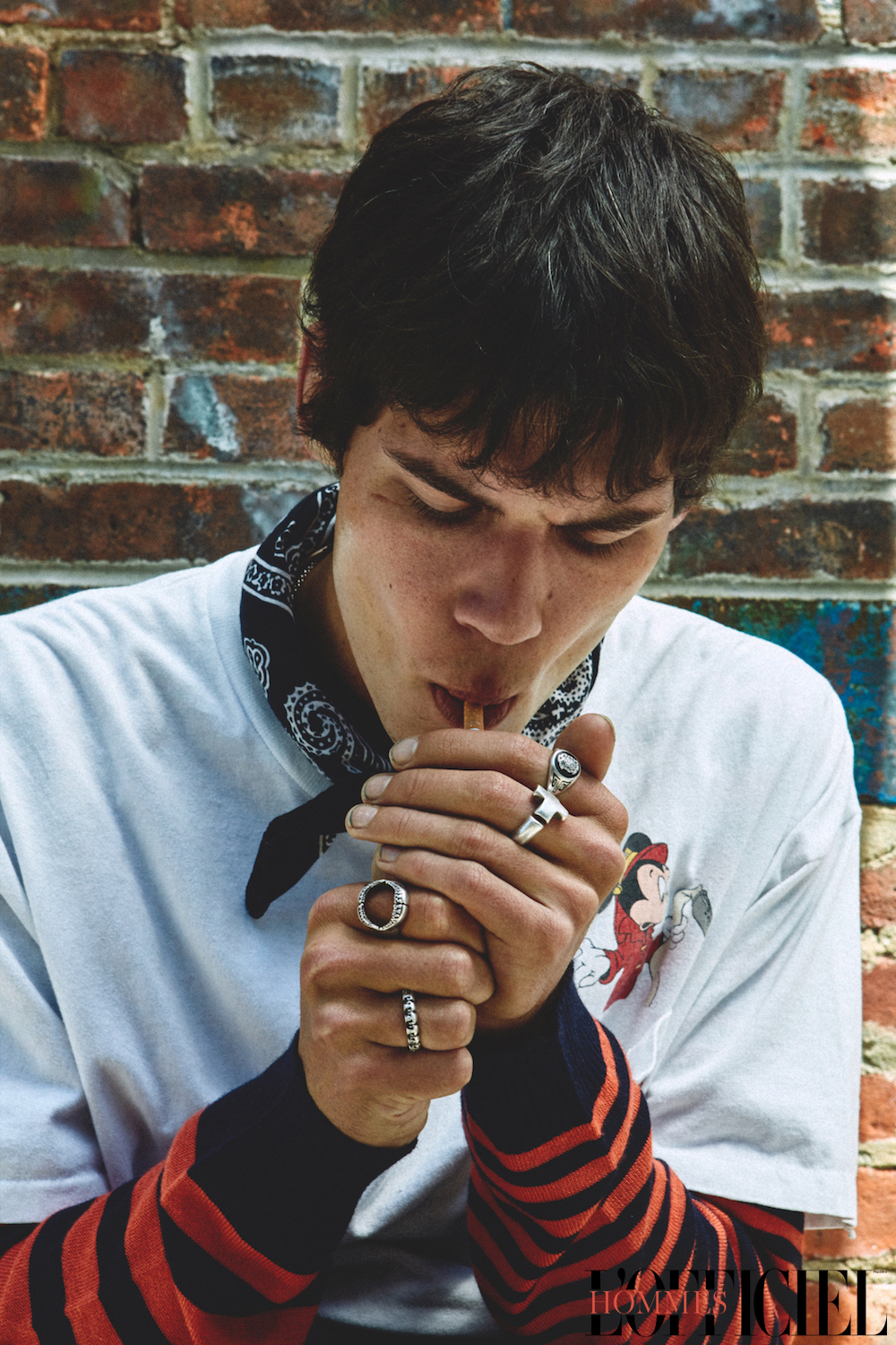 Футболка Moschino Vintage; лонгслив Diesel; украшения и бандана Alexander McQueen