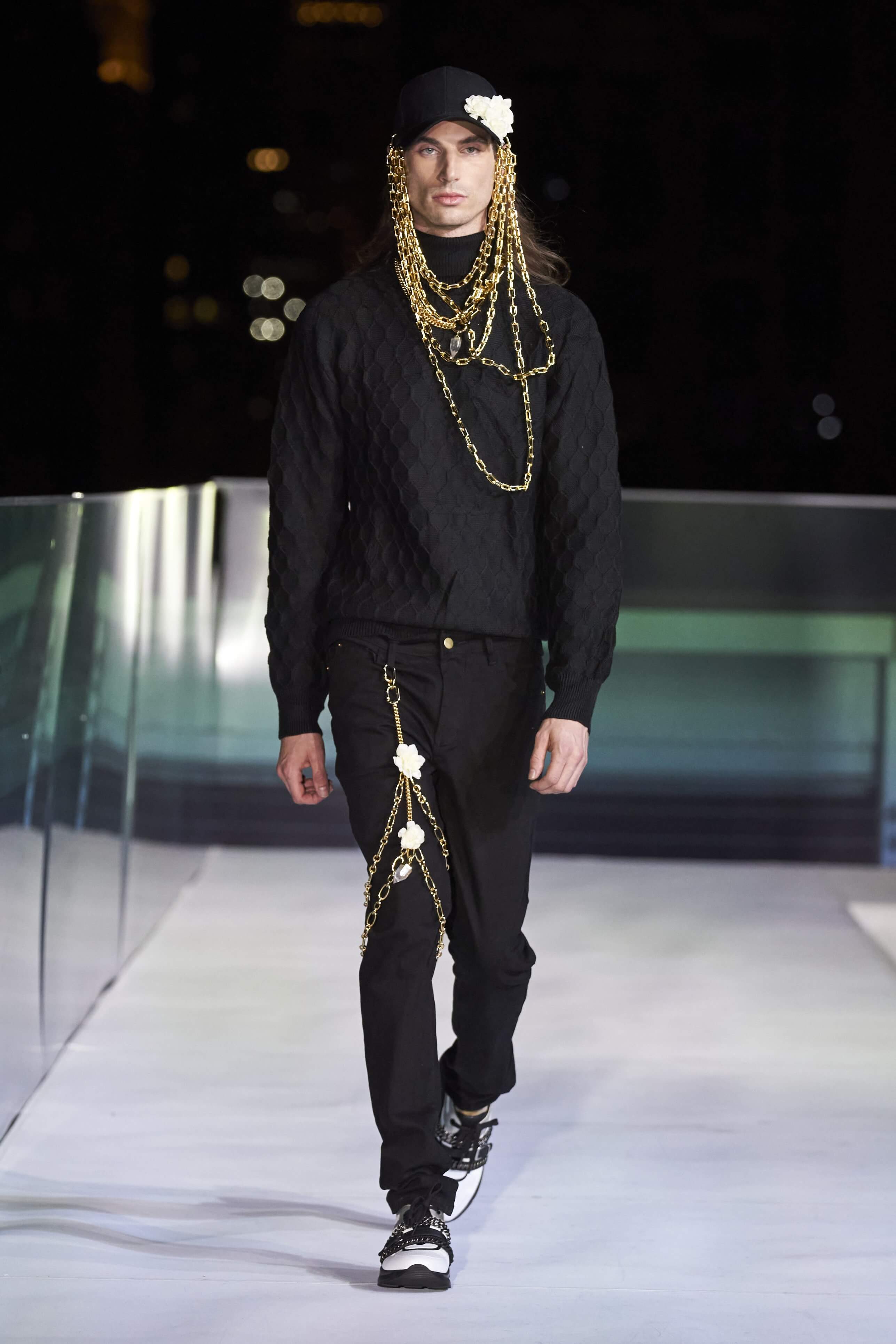 AURELIA + ICARUS. SHOES: DANIELA URIBE