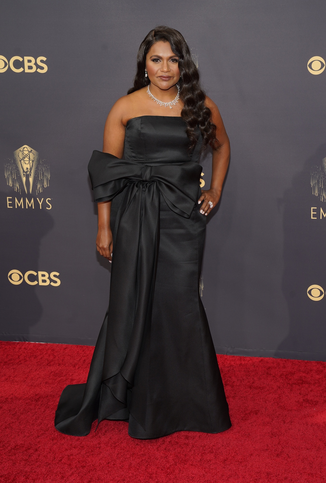 Минди Калинг в Carolina Herrera