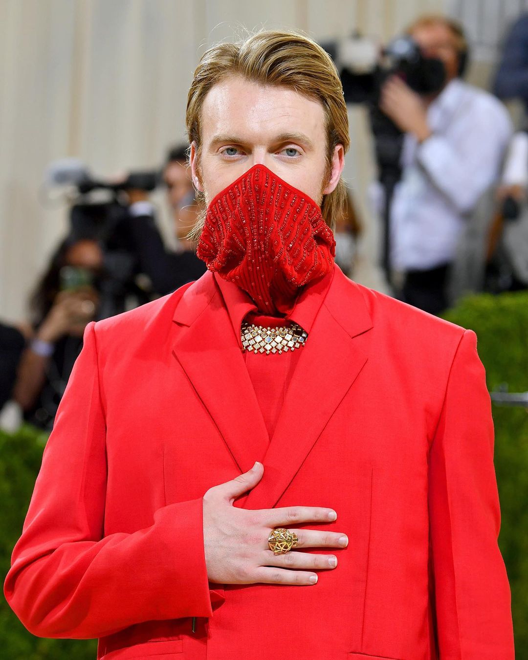 Финнеас в Givenchy