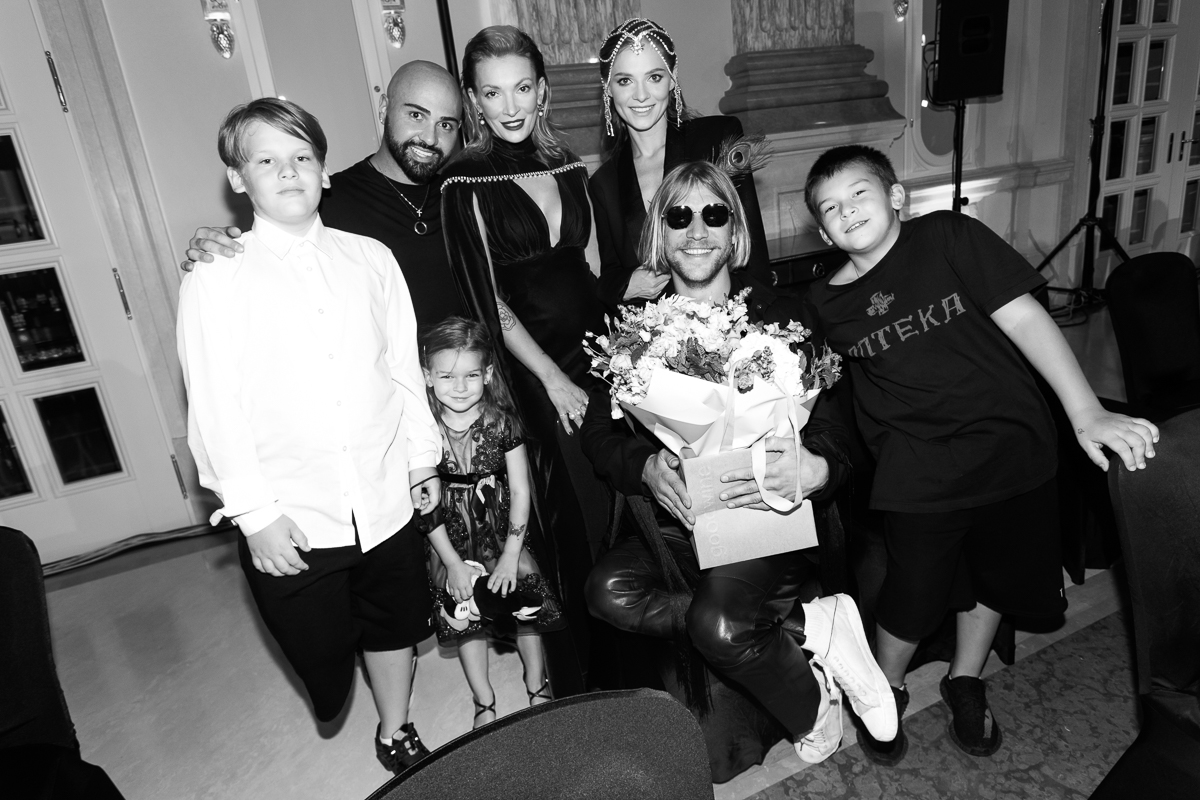 Бичолла Тетрадзе, Иван Дорн, Анастасия Новикова, Полина Неня с детьми