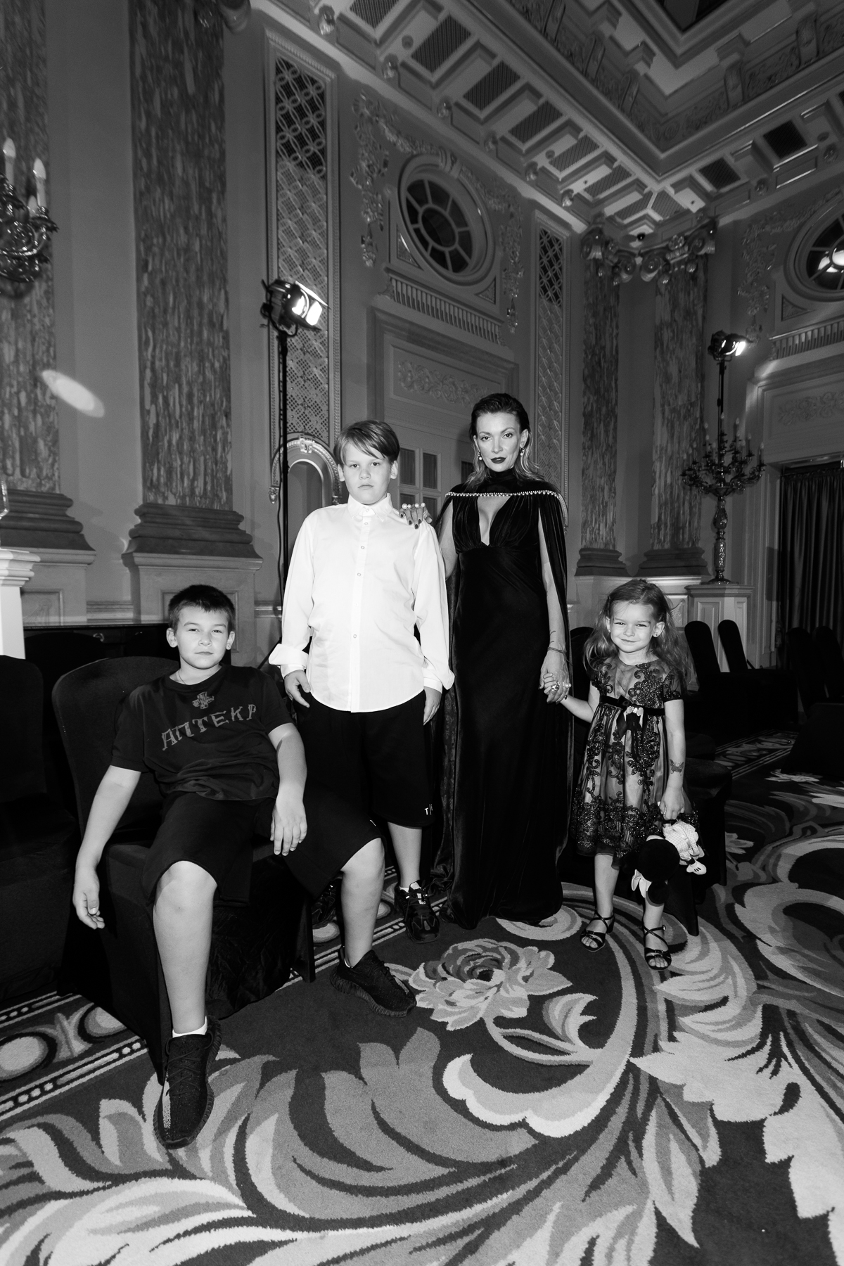 Полина Неня с детьми