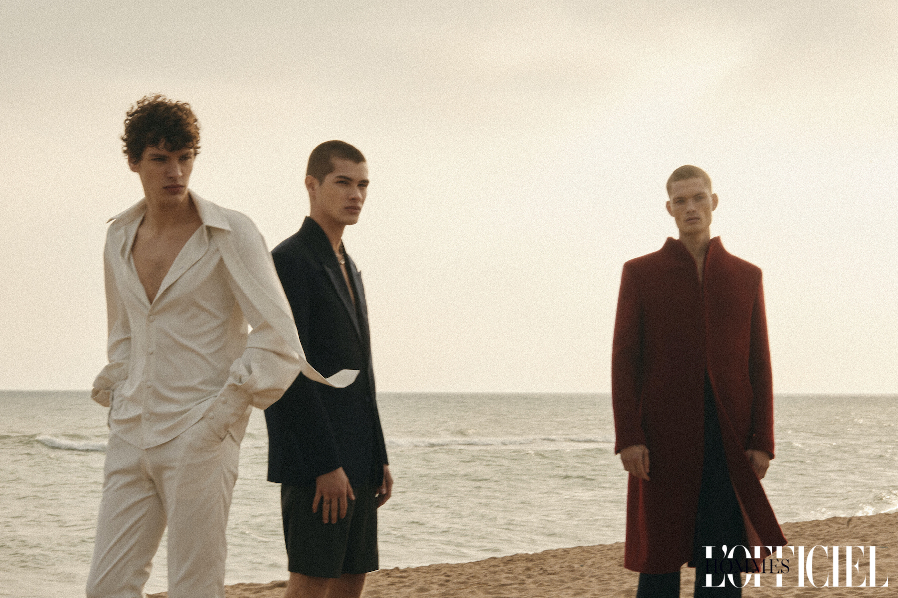 На Уильяме: пальто, брюки — Mans Concept . На Альваро: рубашка, брюки — Mans Concept. На Альфедро: блейзер, шорты — Mans Concept 