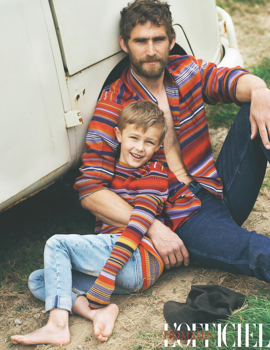 Уилл: рубашка Etudes, джинсы Levi’s. Aртур: реглан Etudes, джинсы Gap, панама Barbour 