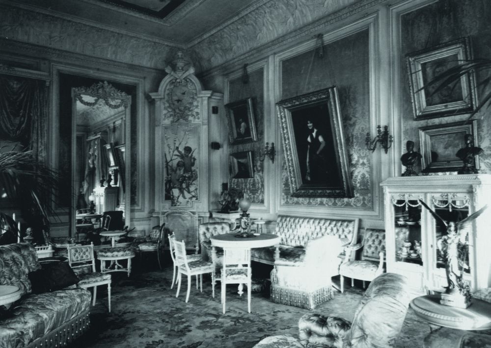 Интерьер малой гостиной в доме Николы Терещенко