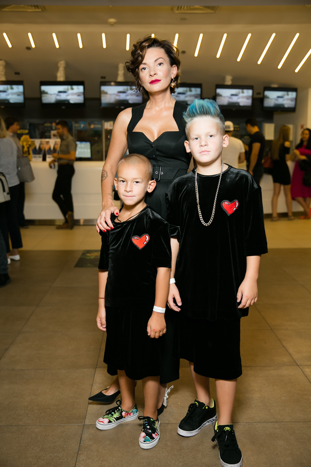 Поліна Неня з дітьми