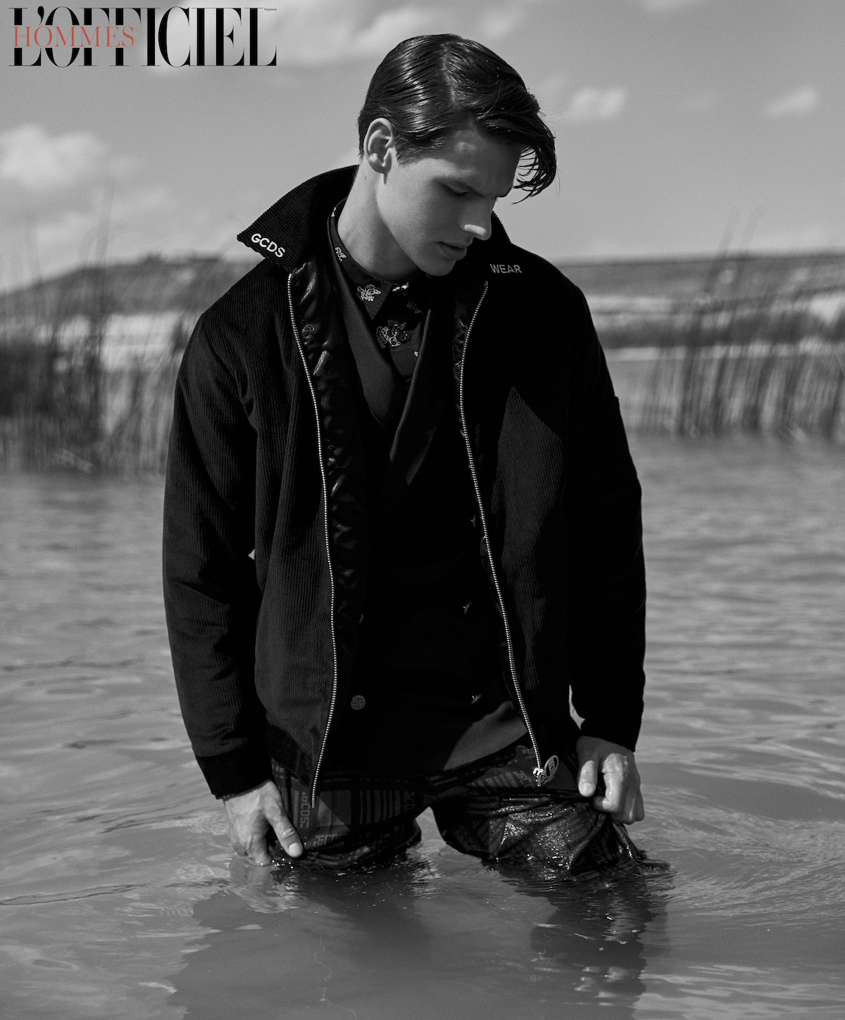 На Эрике: куртка, GCDS; рубашка, Diesel; жилет, French Deal; брюки, GCDS