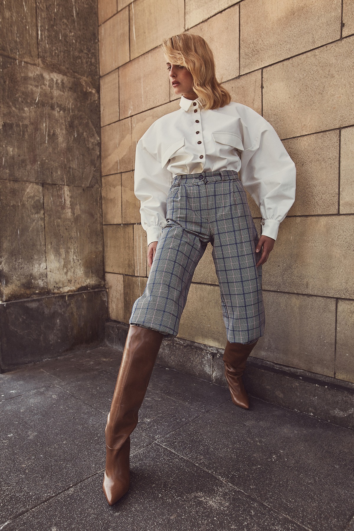 Рубашка Acephala, брюки Dunst, ботинки Isabel Marant