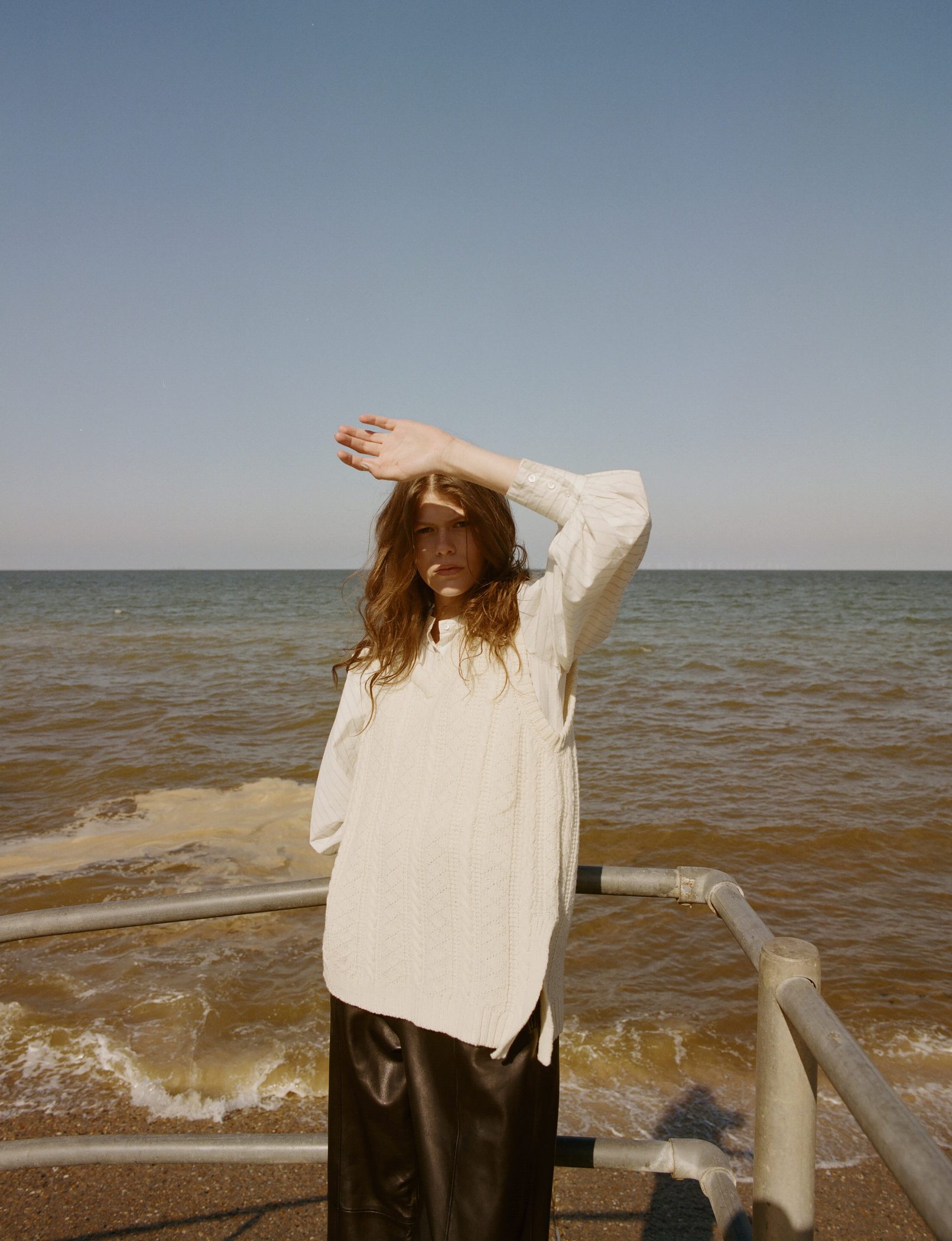 Рубашка Joie, гольф &Daughter, брюки Veda, жакет Dorothee Schumacher, броги Rupert Sanderson, носки Arket, пояс Masscob