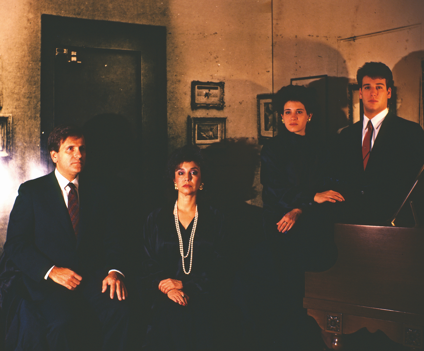 «Американская семья: отмененный заказ», 1987 г., Клегг и Гуттманн.