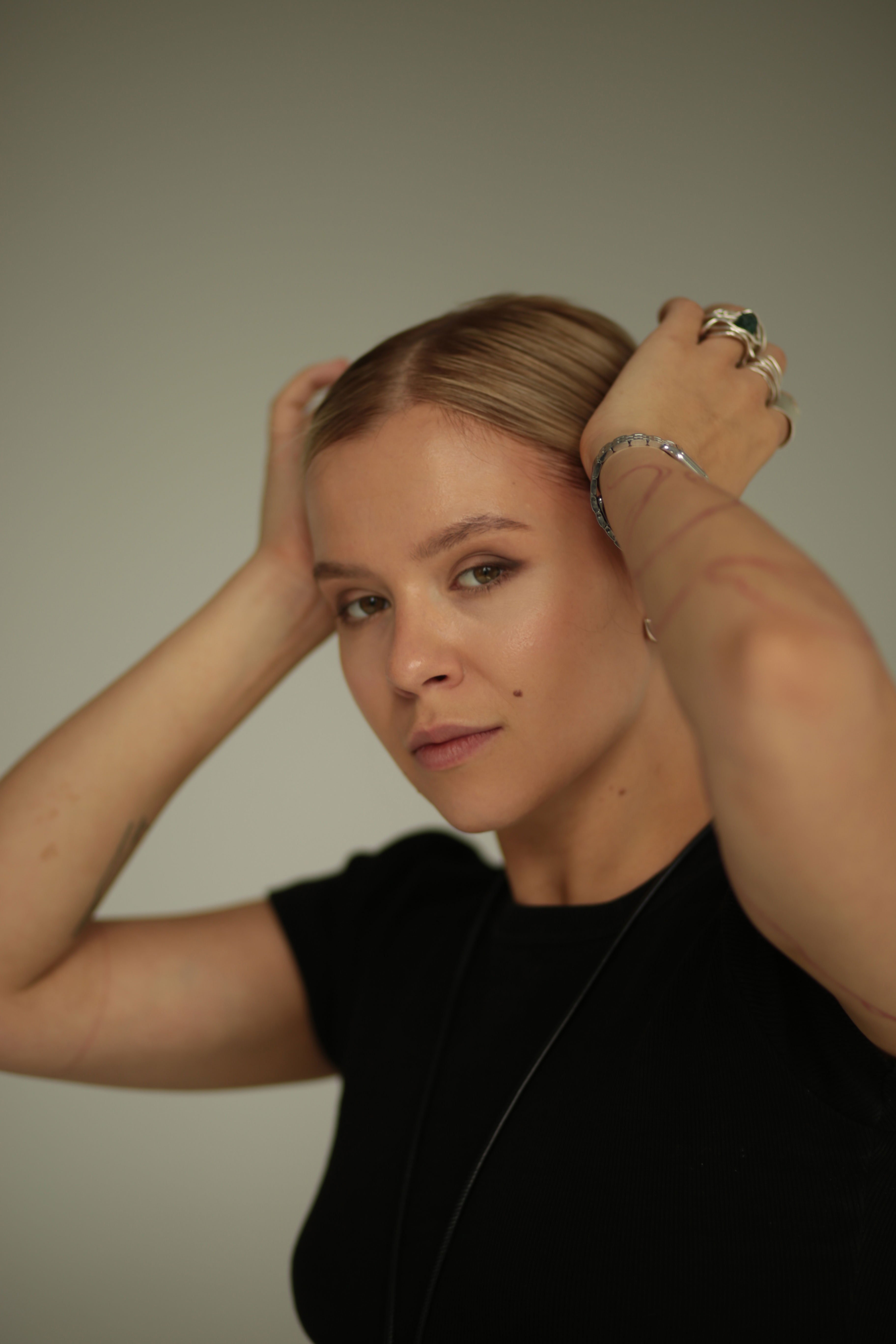 Катерина Мотрич – співзасновниця та співведуча YouTube-шоу «ебаут» і власниця ювелірного бренду Motrych Studio