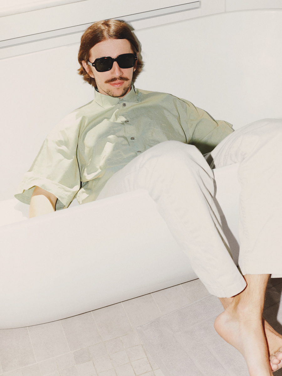 Солнцезащитные очки GUCCI, рубашка и джинсы — винтаж