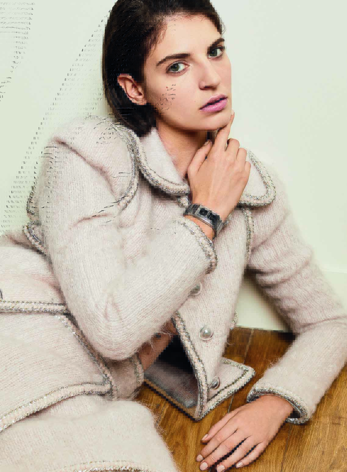 Пиджак, часы - CHANEL