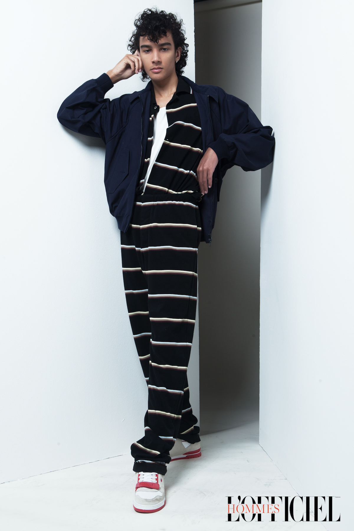 Футболка, комбинезон, куртка и кроссовки: Lacoste