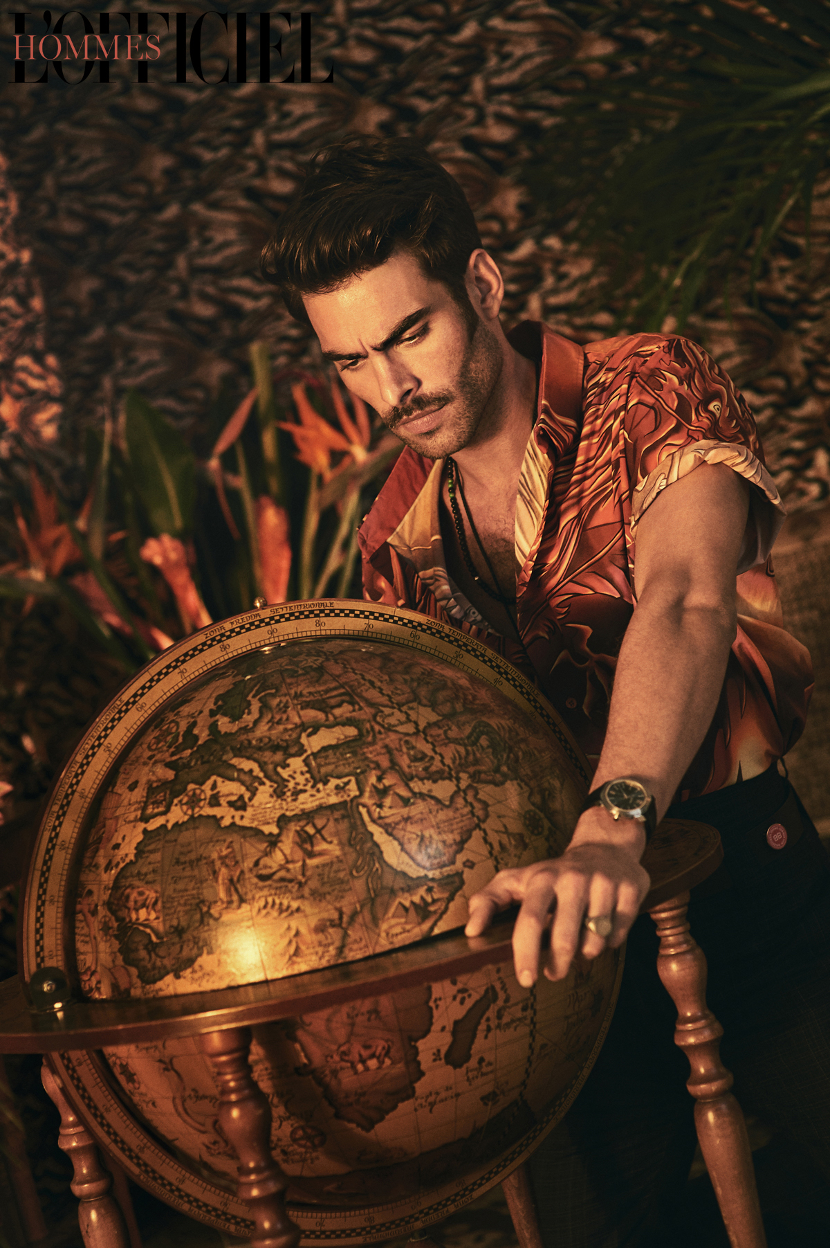 РУБАШКА, БРЮКИ И РЕМЕНЬ, BALENCIAGA ШАМБАЛА, SHAMBALLA JEWELS ПОДВЕСКА, ALEXANDER MCQUEEN КОЛЬЦО, NORTHSKULL LONDON ЧАСЫ, BVLGARI